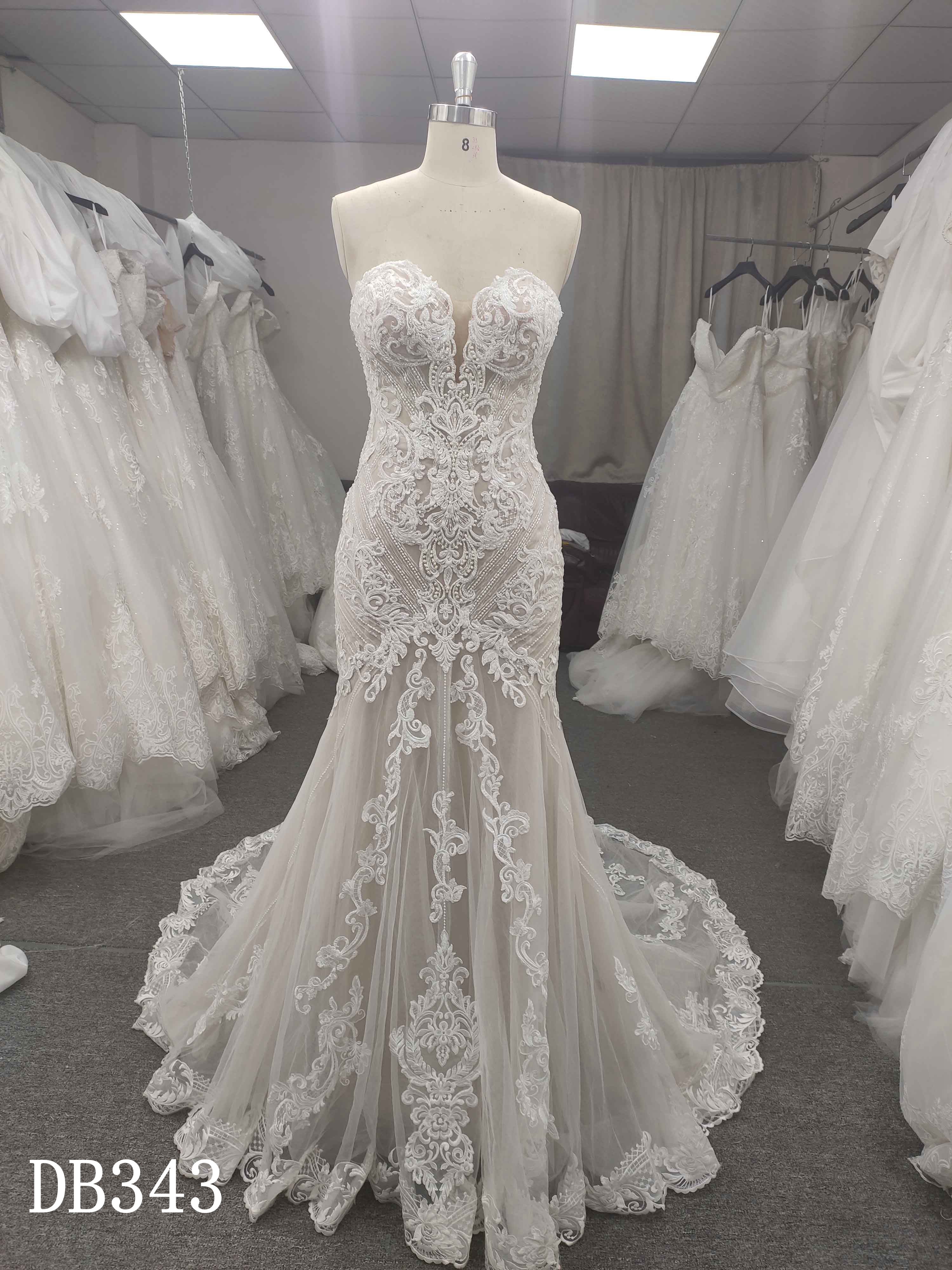 DB343 Mermaid Wedding dress with applique made in China