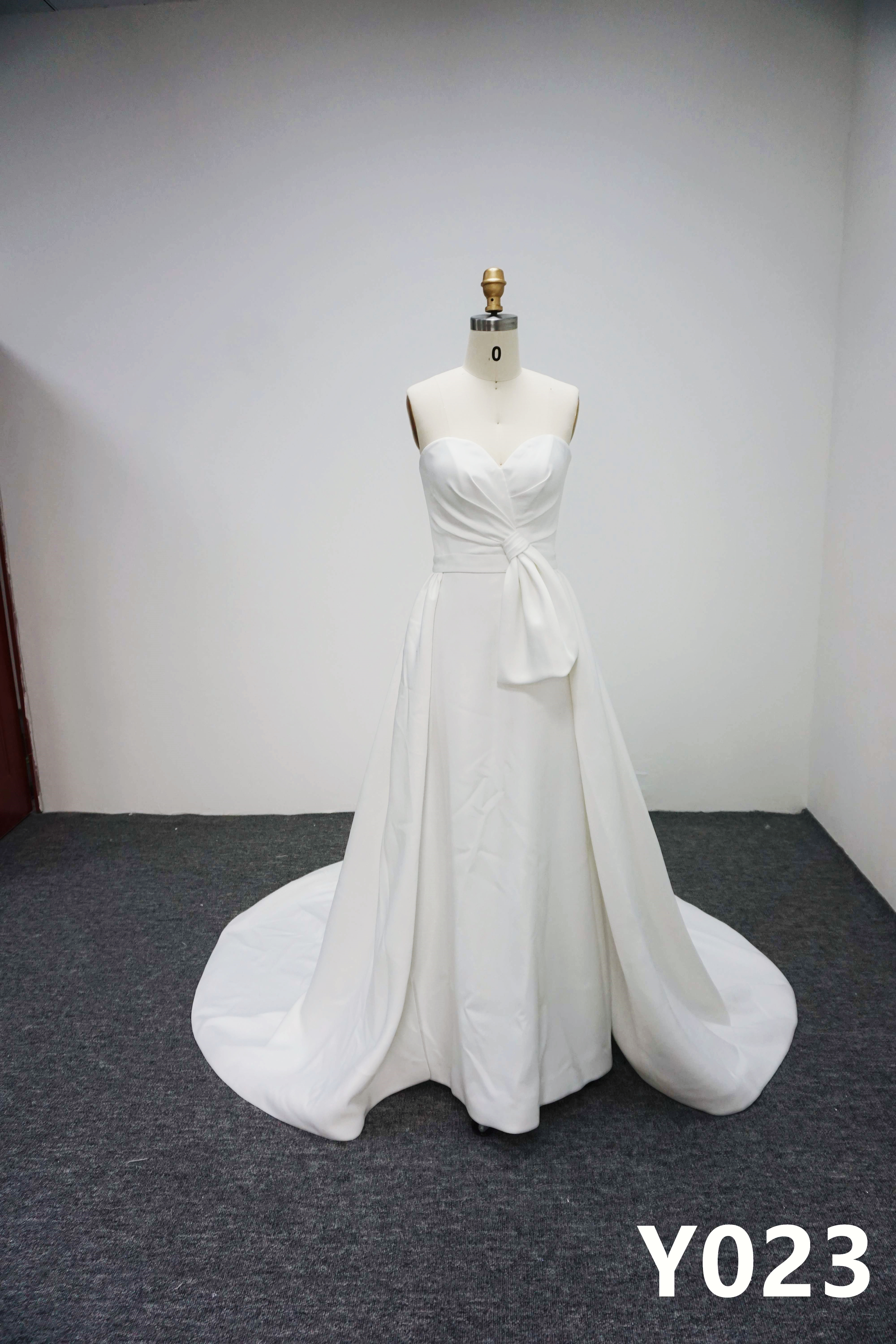 Y023 A-Line Sweetheart Neck Bridal Gown with Detachable Trailer