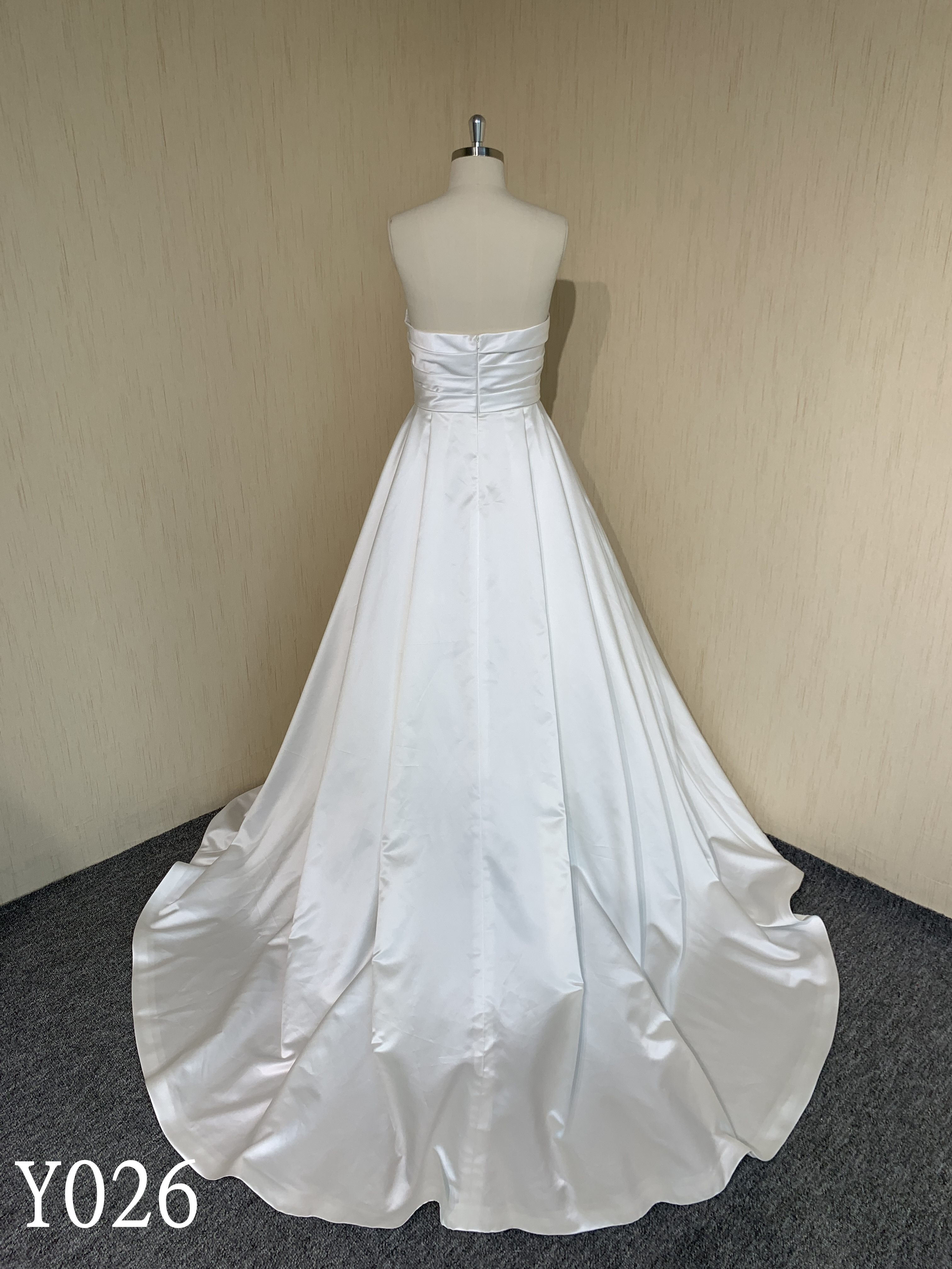Y026 Satin Sweetheart A-line Bridal Wedding Dress
