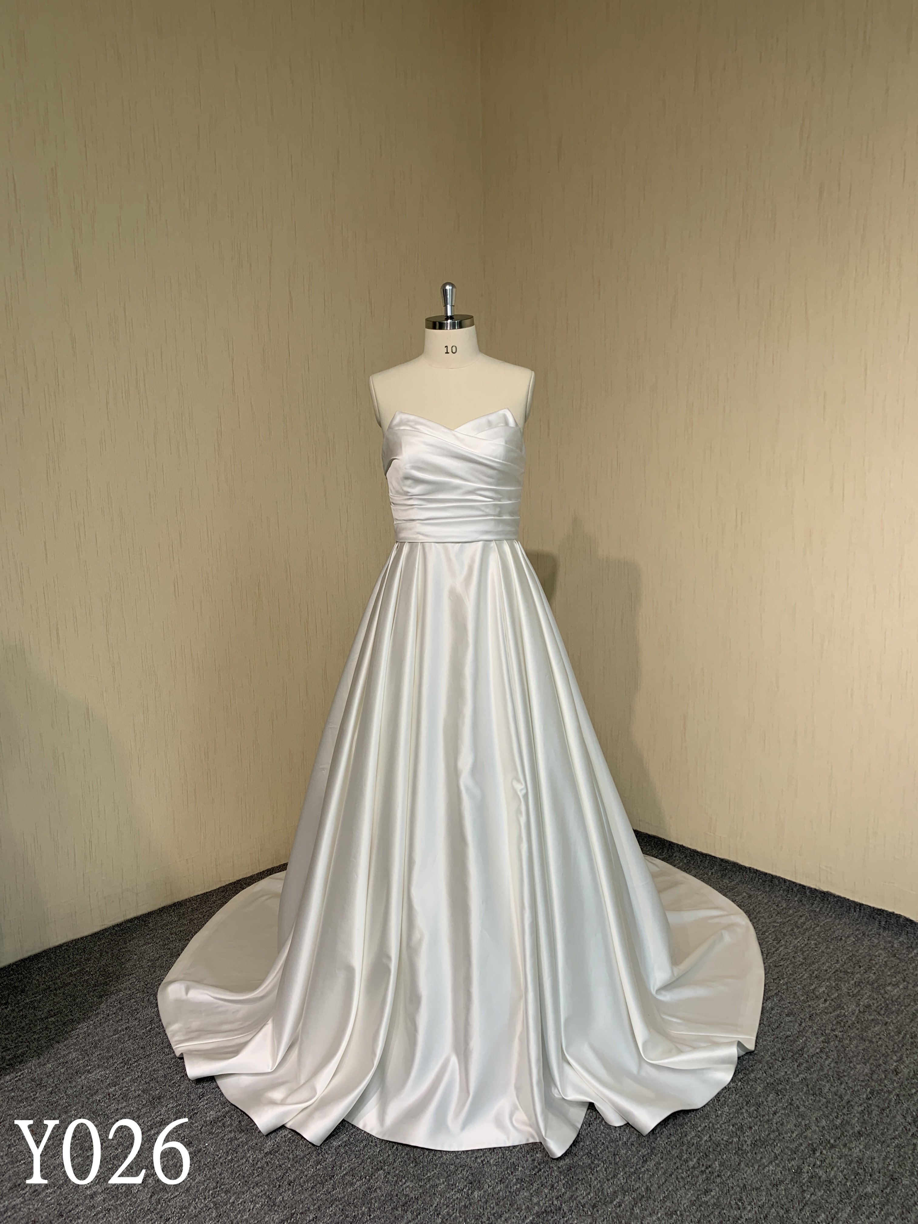 Y026 Satin Sweetheart A-line Bridal Wedding Dress