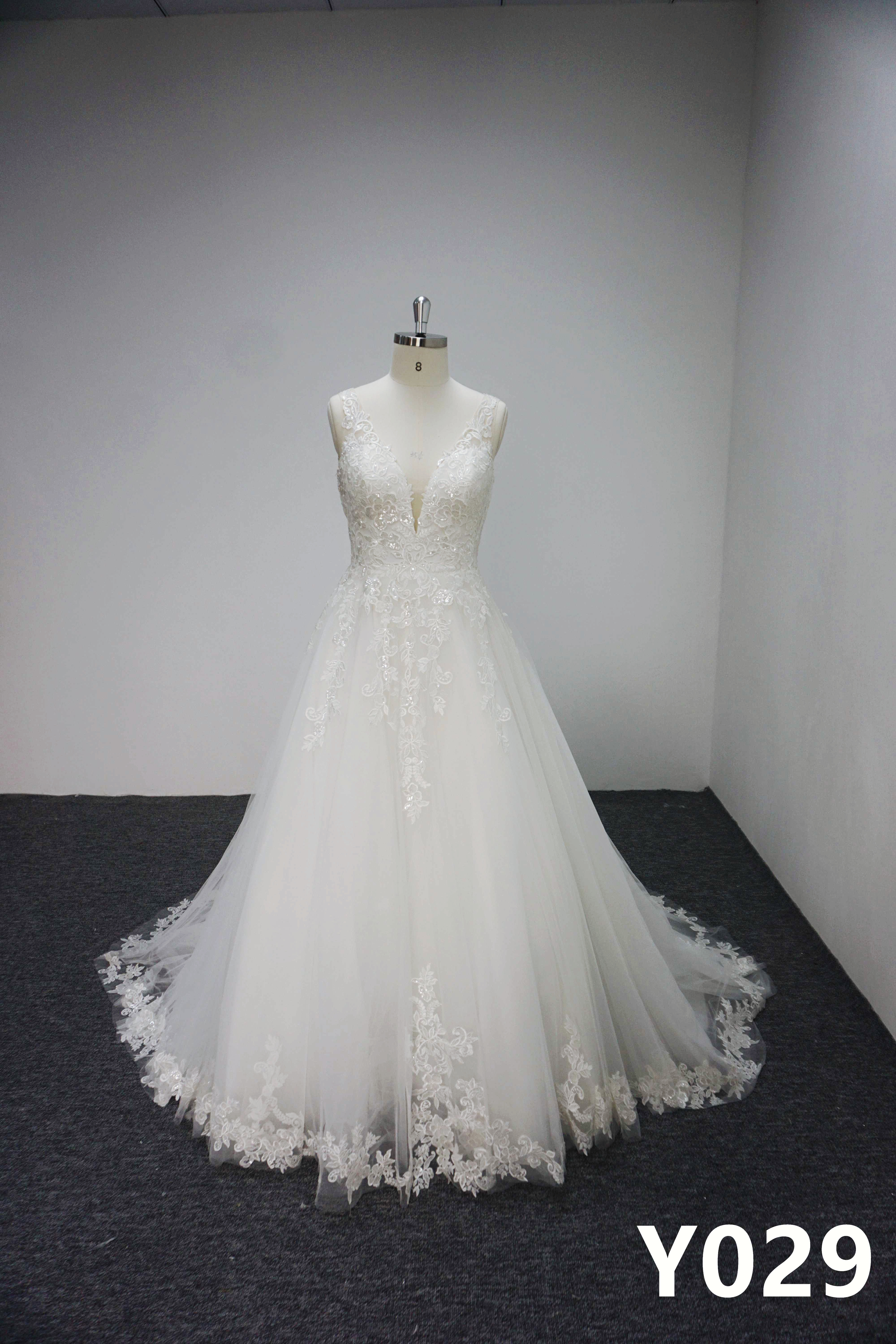 Y034 Lace Applique A-line Bridal Wedding Dresses