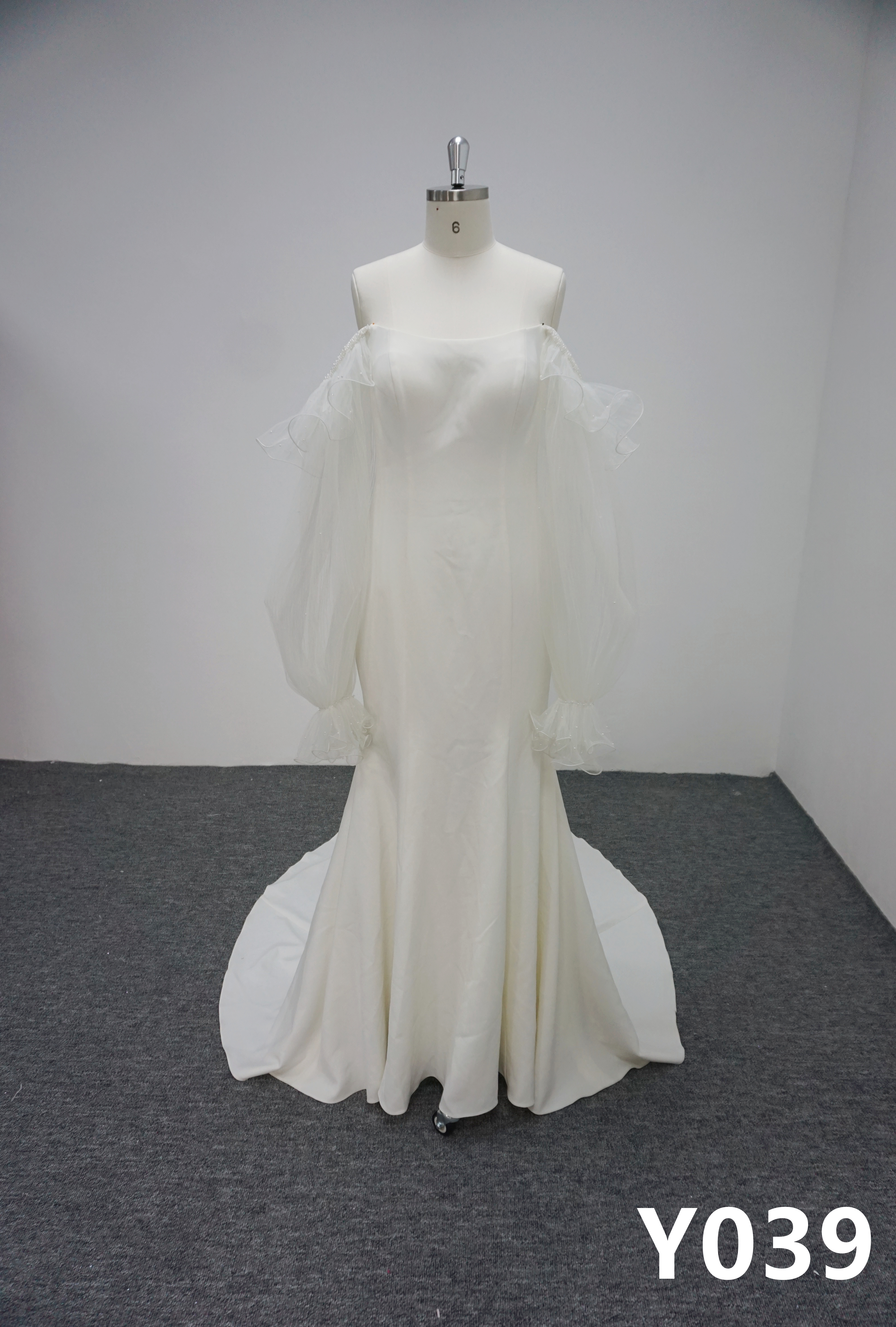 Y039 Tulle Long Sleeve Strapless Beaded Mermaid Wedding Dress