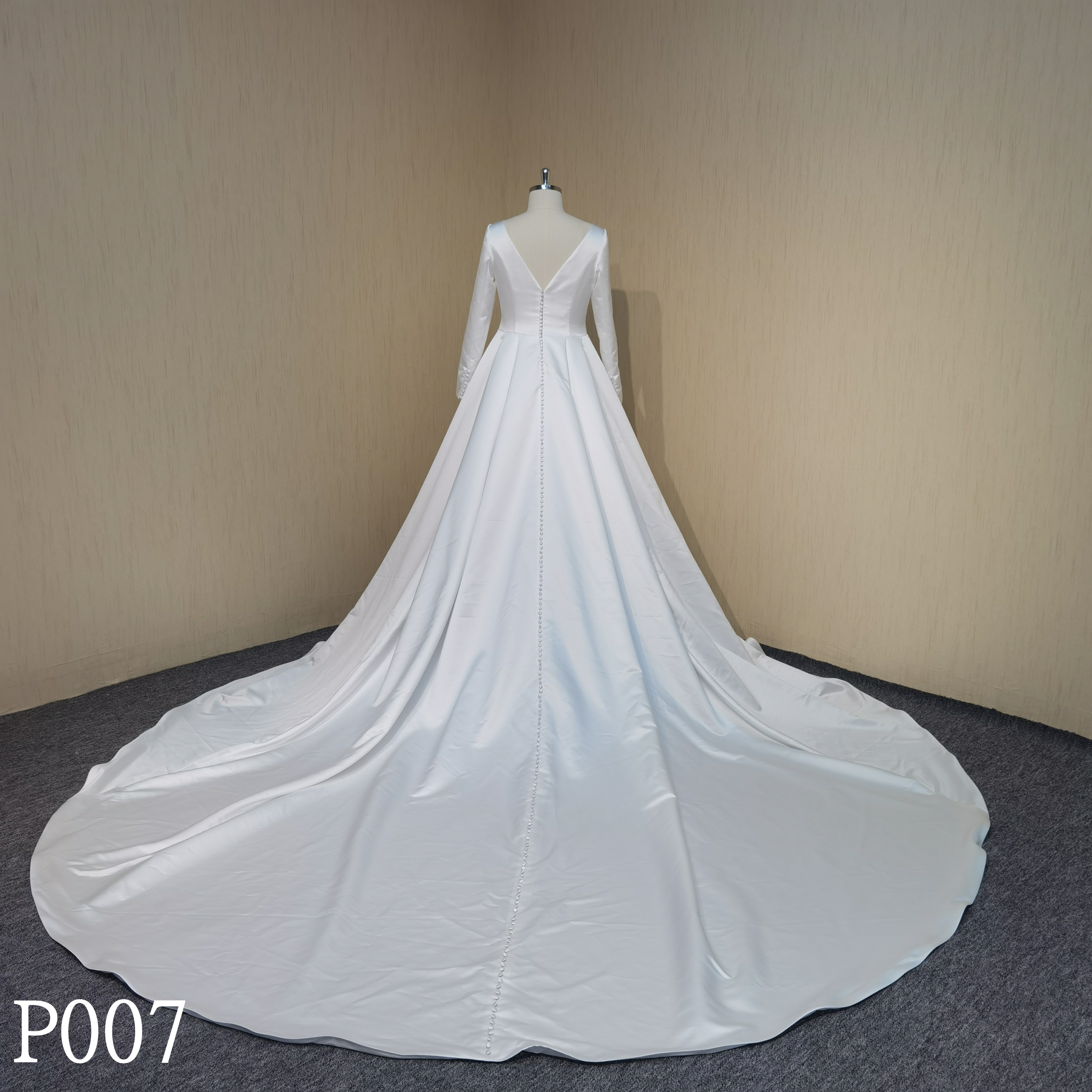 P007 A-line Bridal Wedding Dress Loog Sleeve made in GuangDong