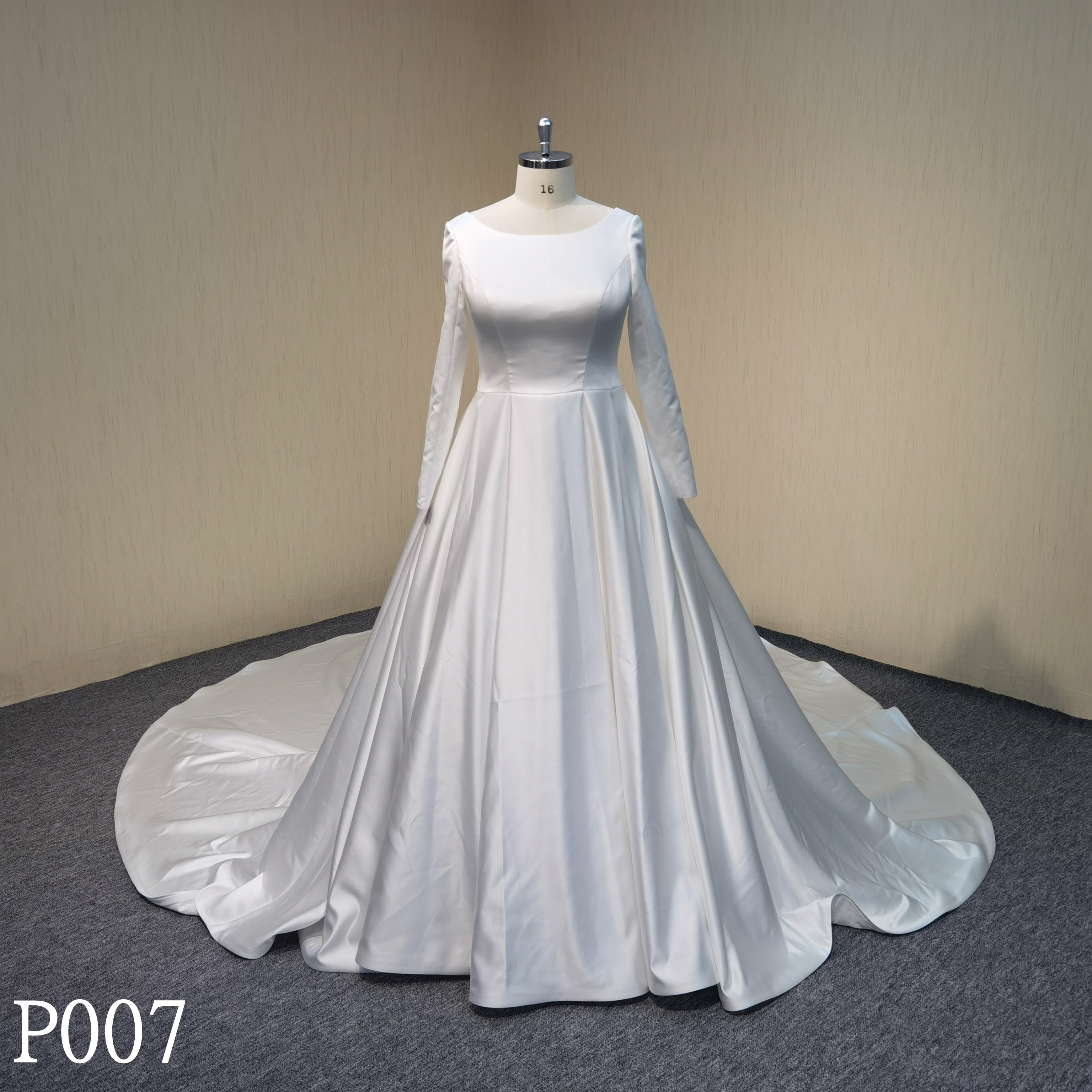 P007 A-line Bridal Wedding Dress Loog Sleeve made in GuangDong