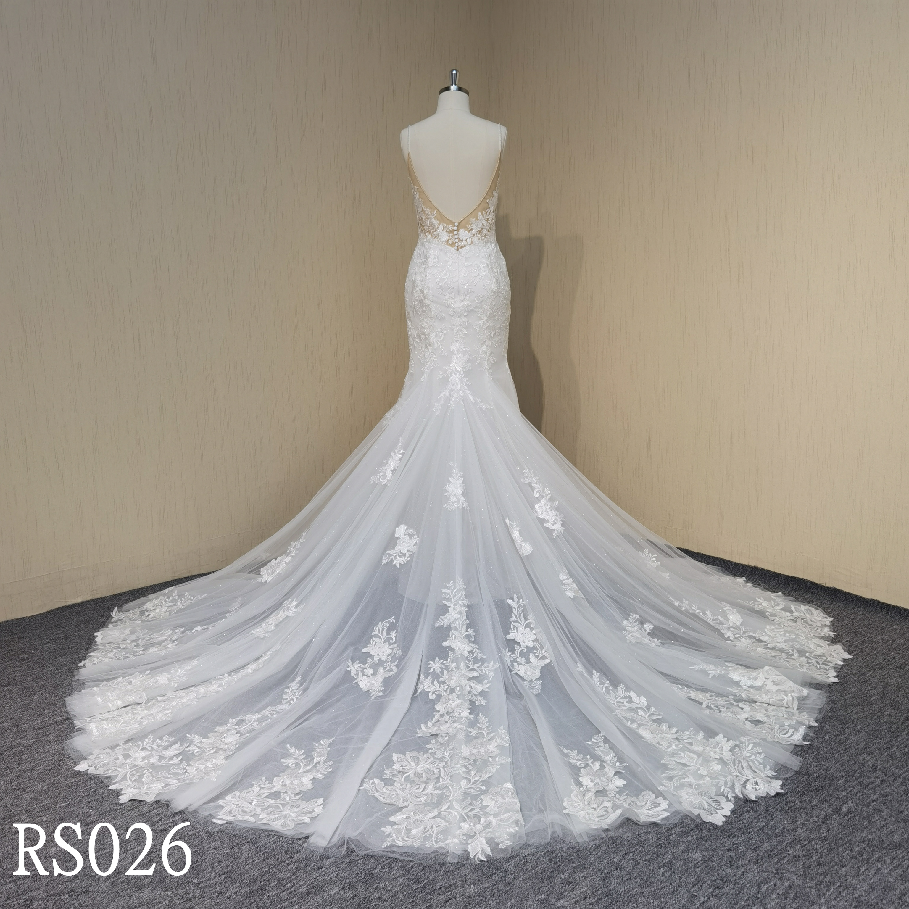 RS026 Mermaid Wedding Dresses with Deep V-Neck