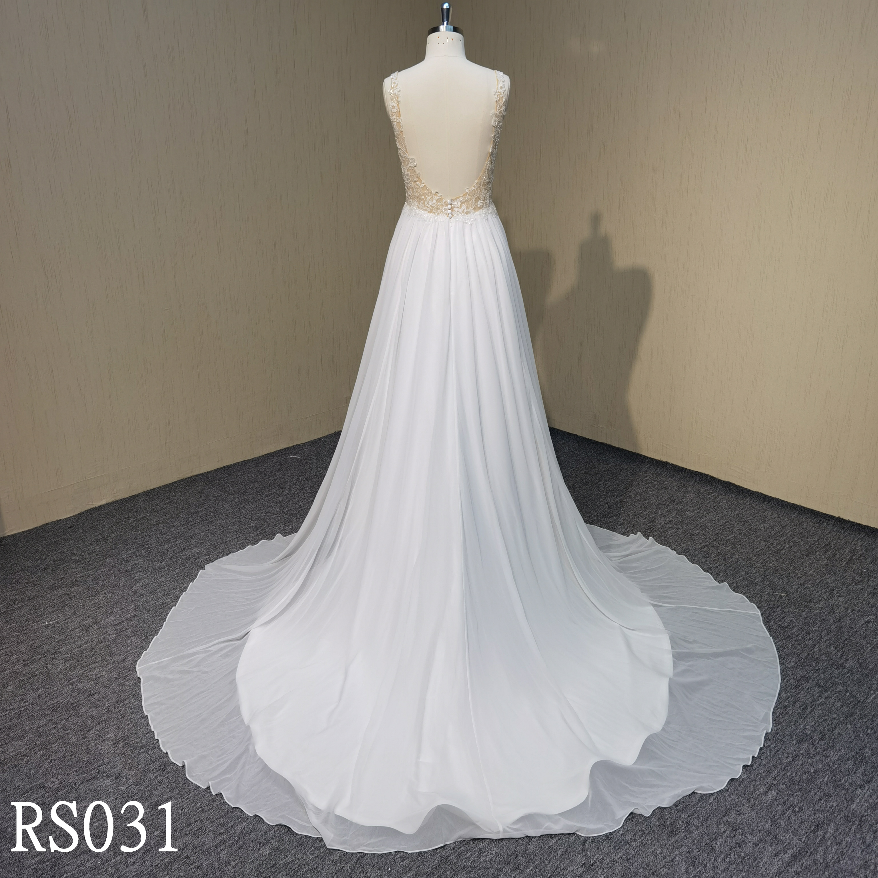 RS031 A Line wedding dress with applique made in Guangzhou supplier