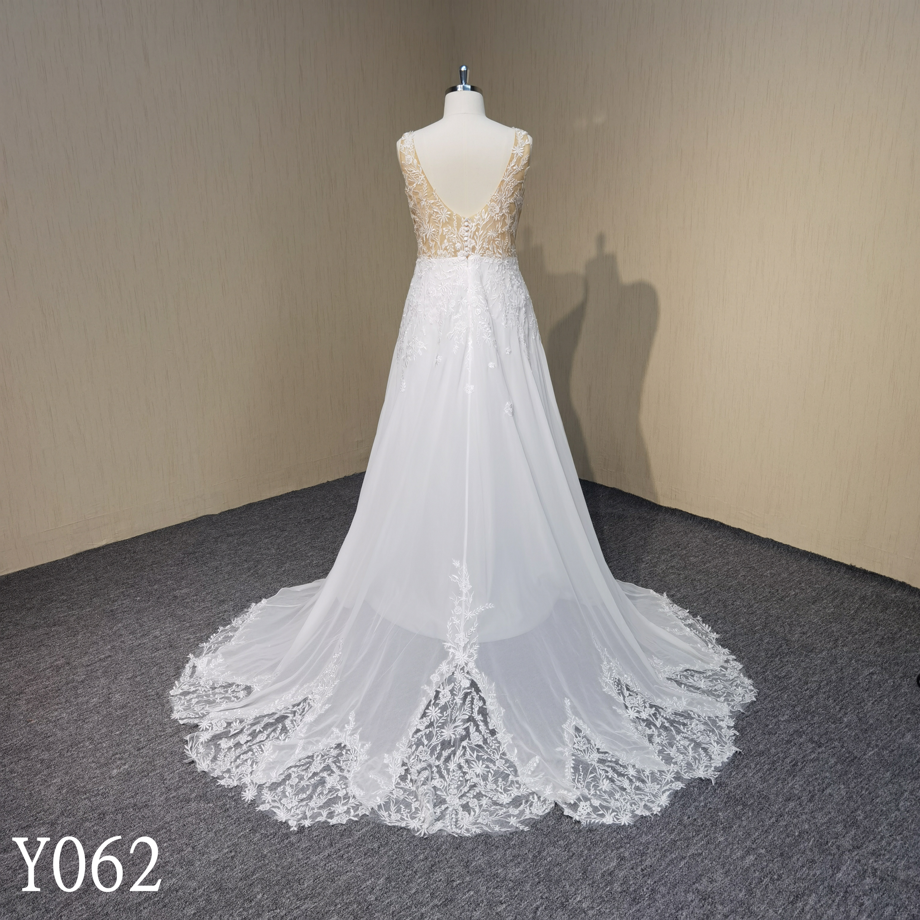 Y062 Sleeveless Lace Applique V-Neck Chiffon A-Line Bridal Gowns