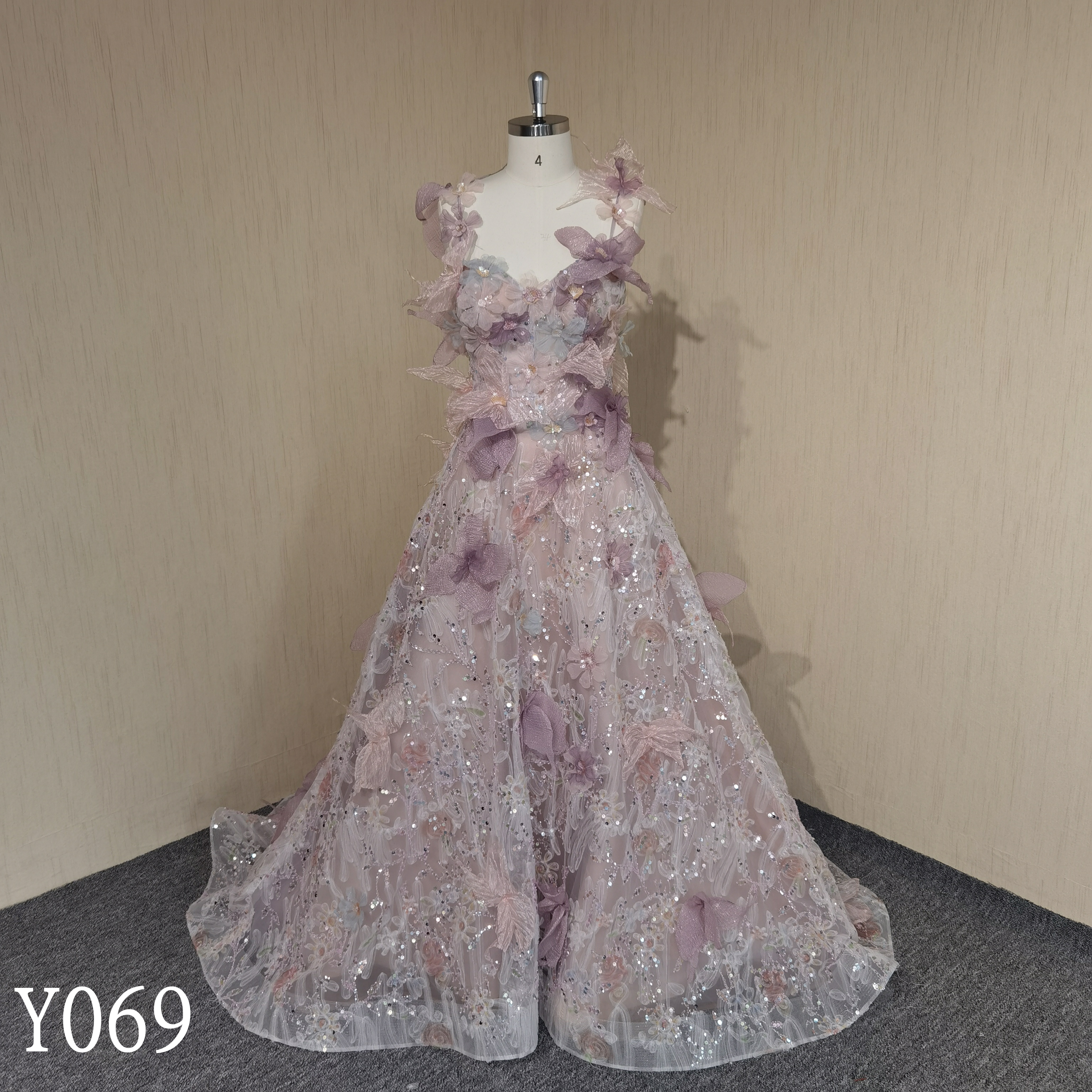 Y069 A Beaded 3D Floral Spaghetti Strap Evening Dress