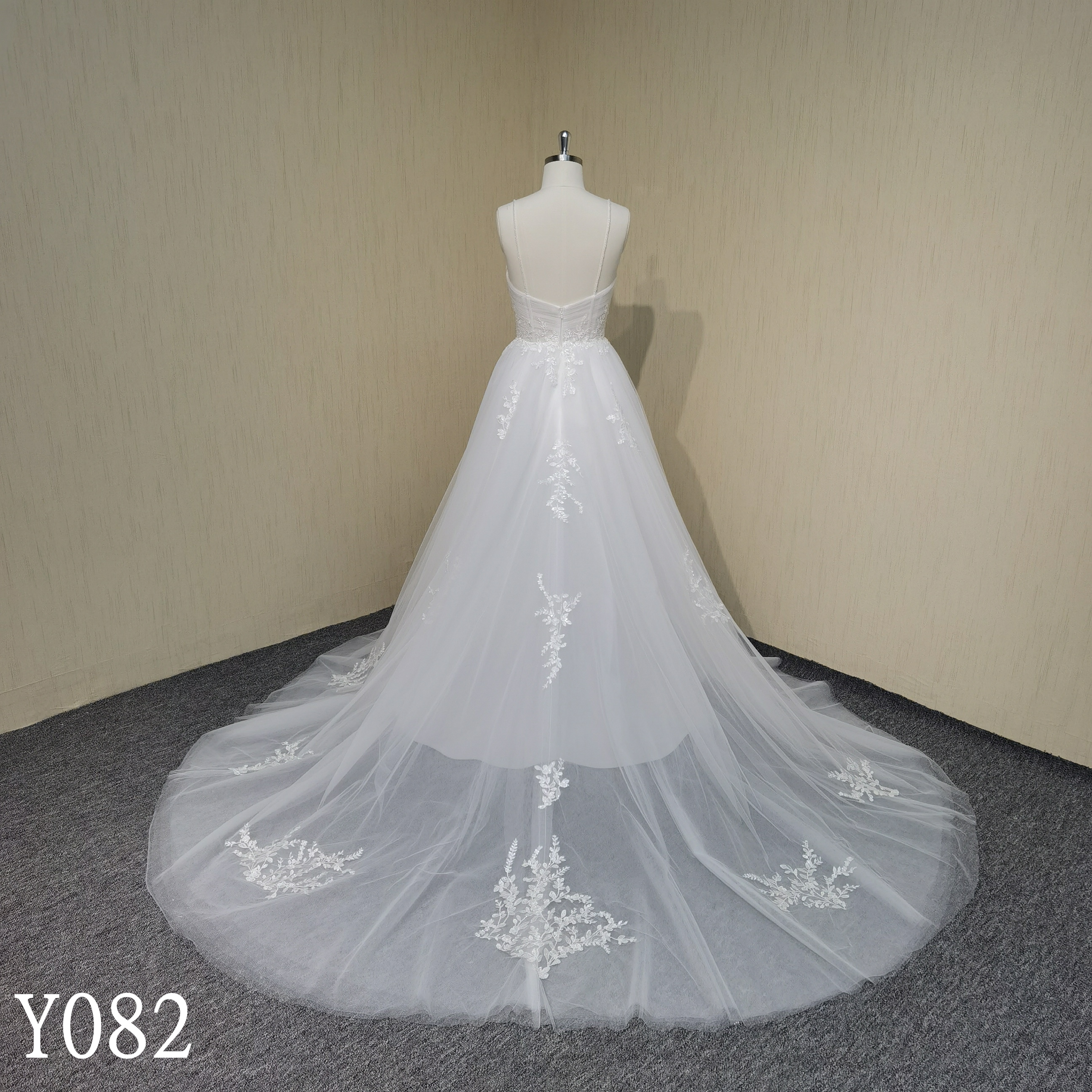Y082 Sexy A-line Sweetheart Neck Spaghetti Strap Beaded Wedding Dresses