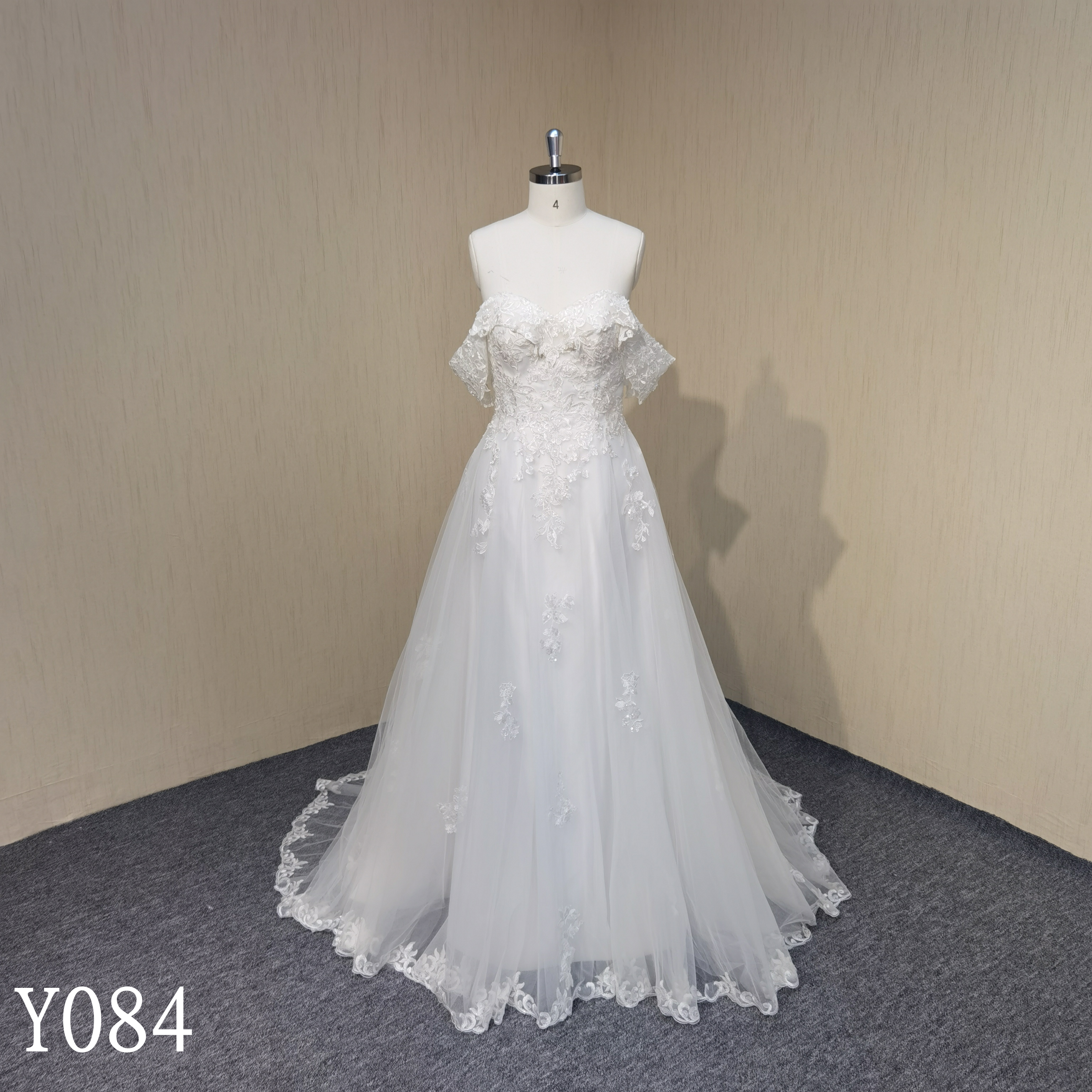 Y084 A-line Sweetheart Neck Strapless Lace Appliqued Bridal Gowns