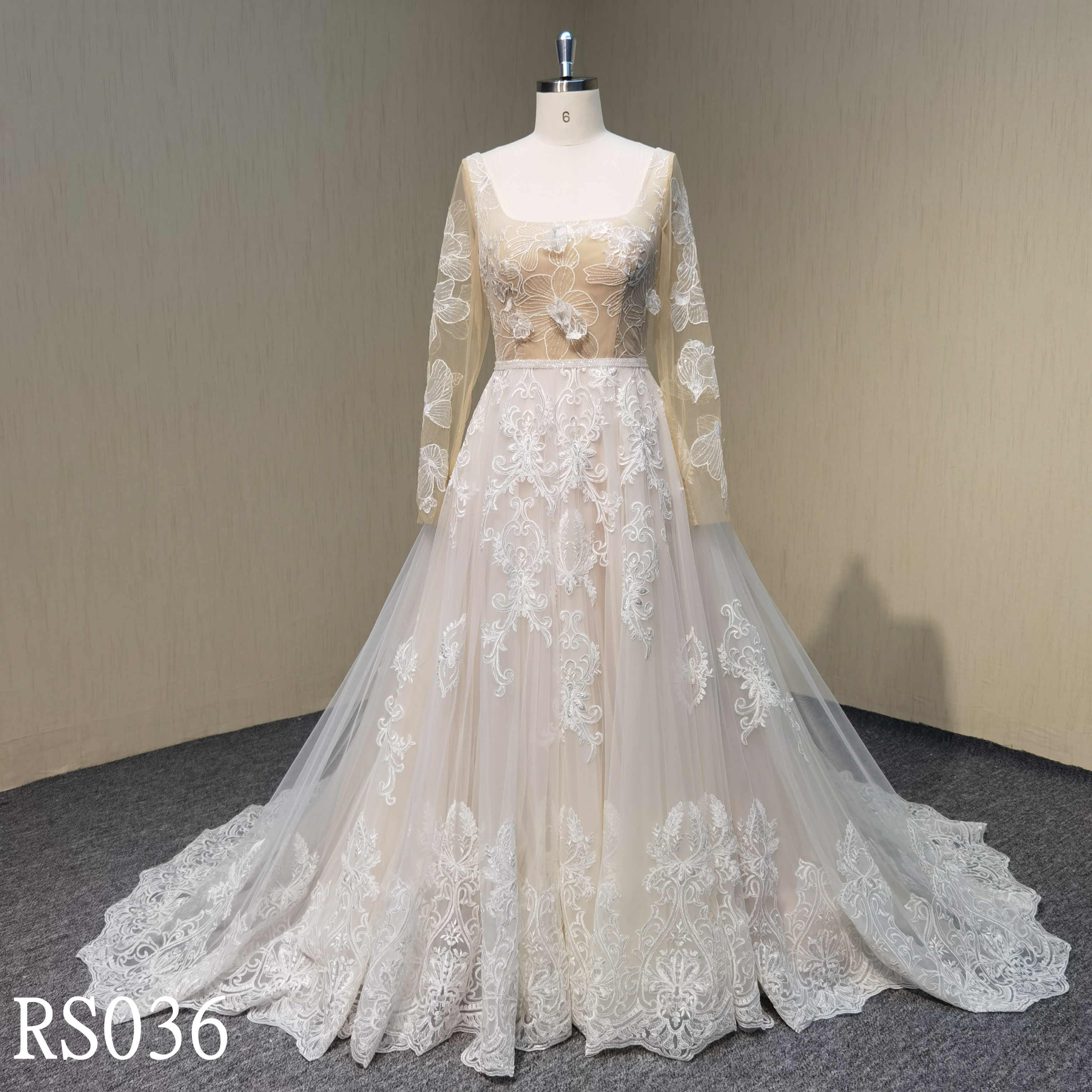 RS036 A-line Bridal Wedding Dresse with lace flowers Made in Guangdong Suppliers