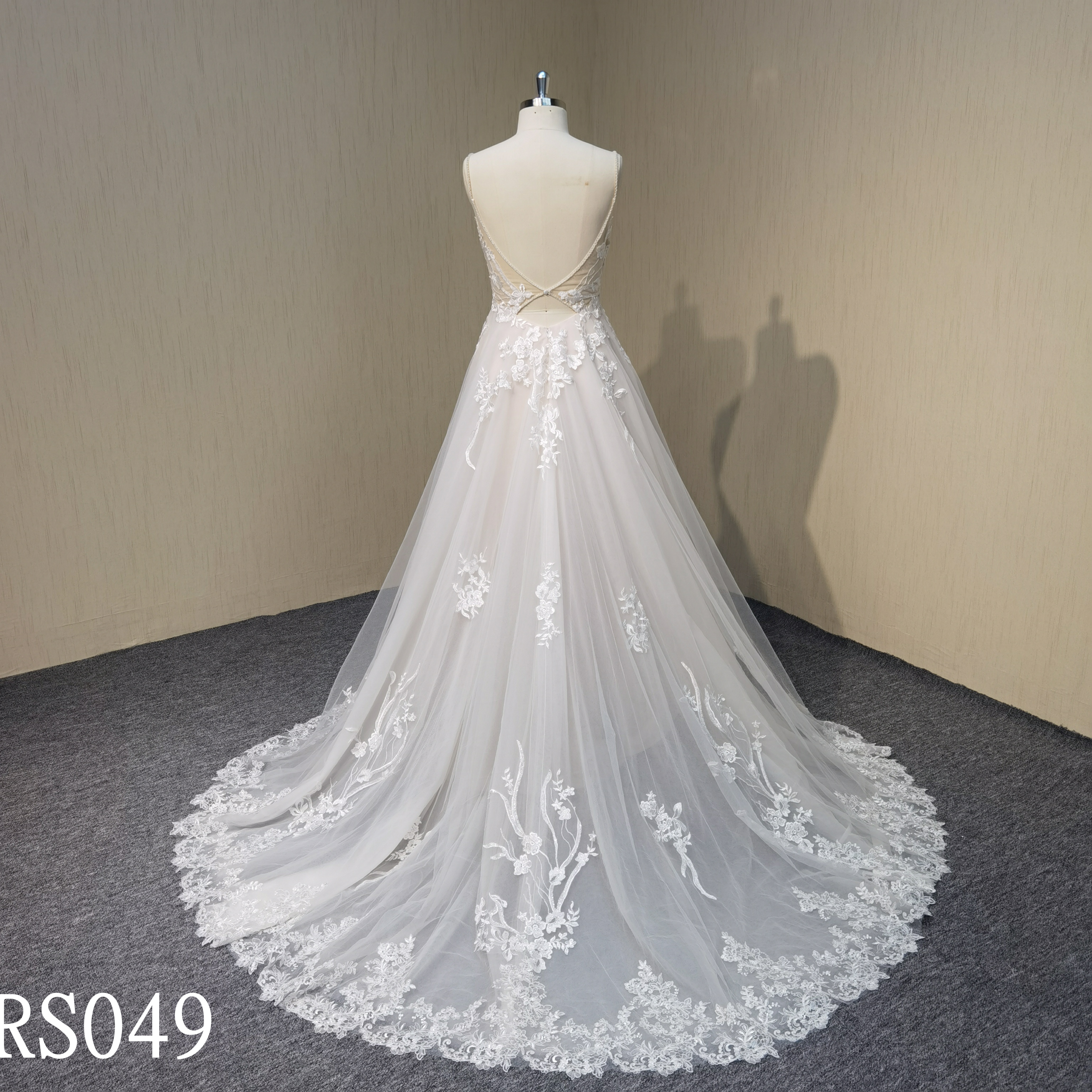 RS049 Luxury Sexy Deep V Neck Lace A-line Wedding Dresses Made in China