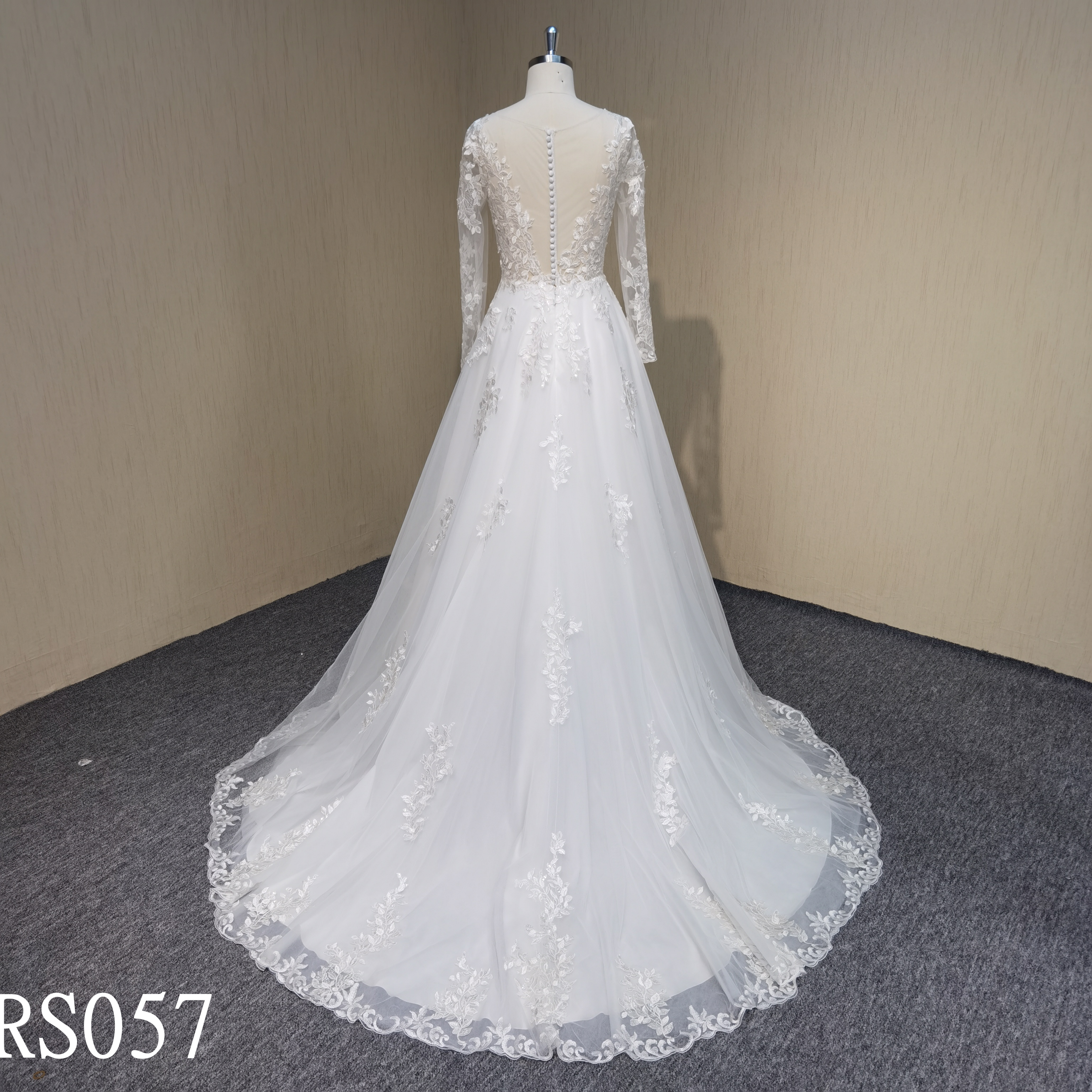 RS057 A-line Loog Sleeve Wedding Dresses with Applique Made in China