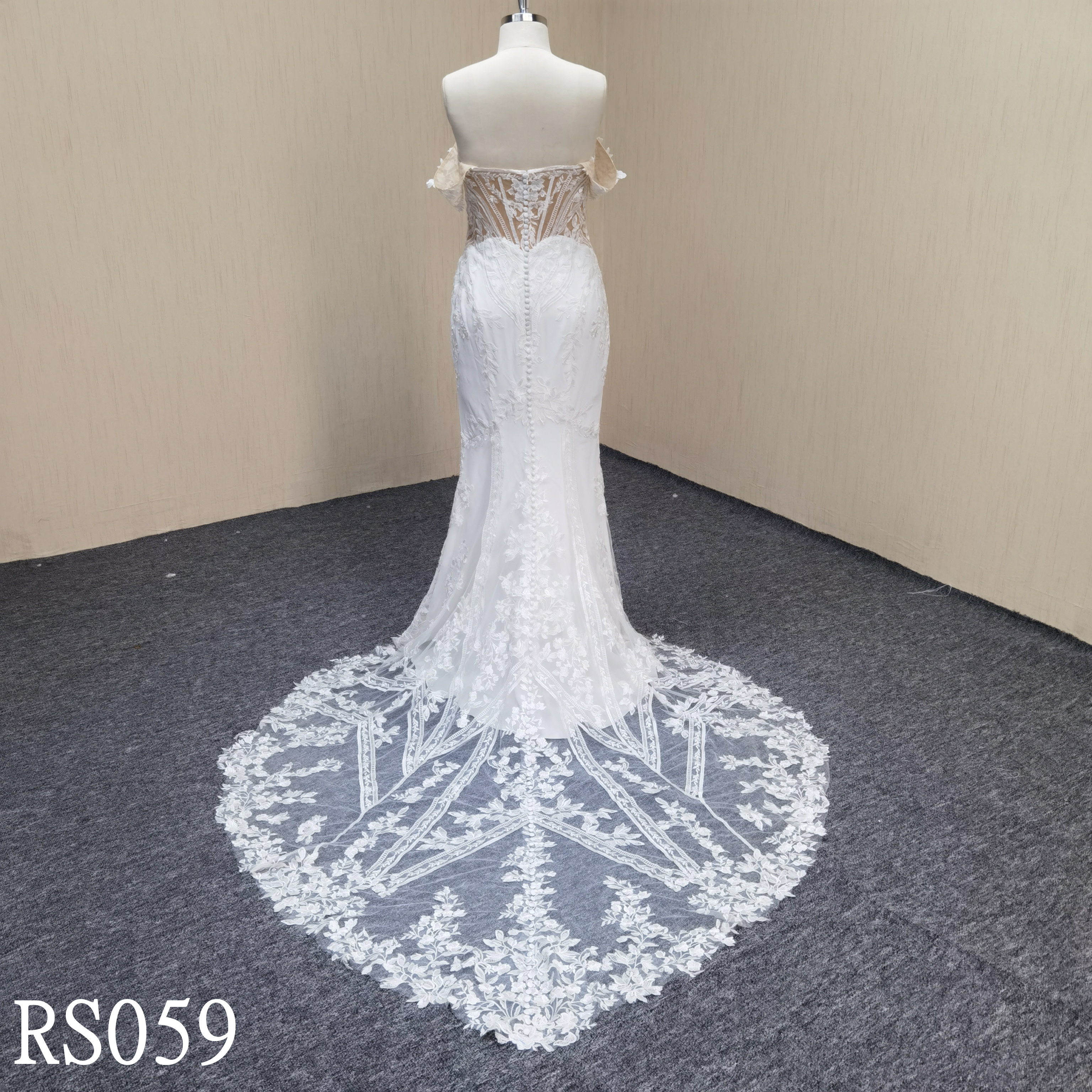 RS059 Off shoulder Mermaid wedding dress with Sweetheat neckline