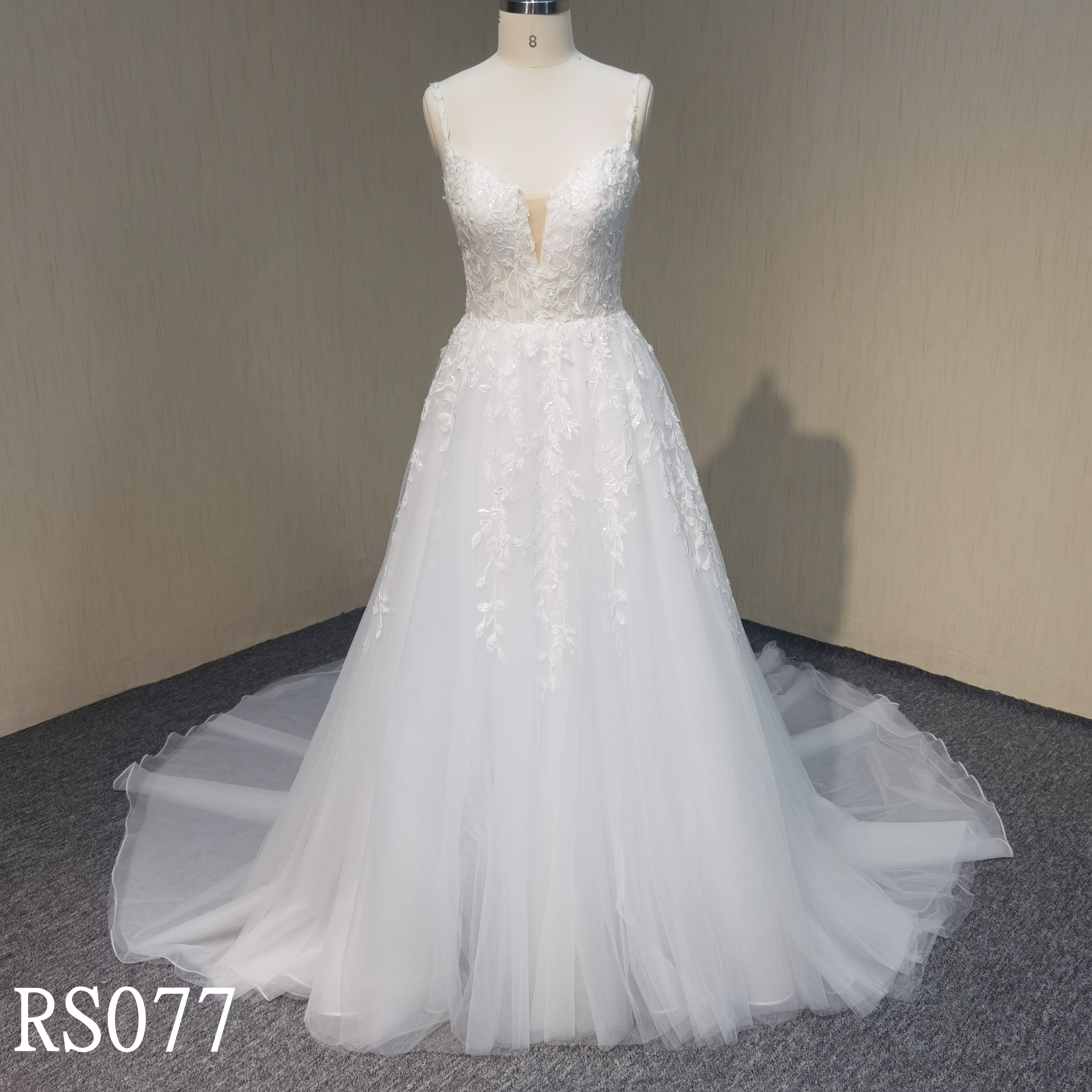 RS077 A-line Wedding Dresses with Applique Made in China