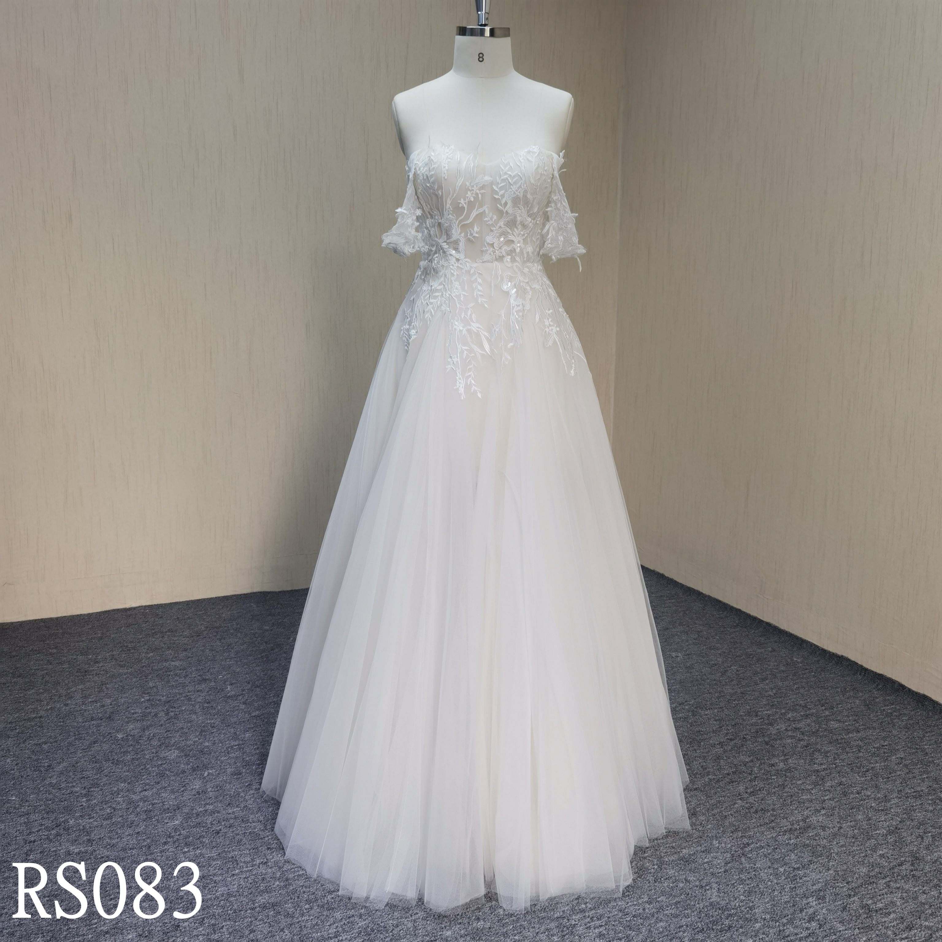 RS083 Lace Sweetheart neckline A-Line Bridal Gowns with Applique Wedding Bridal