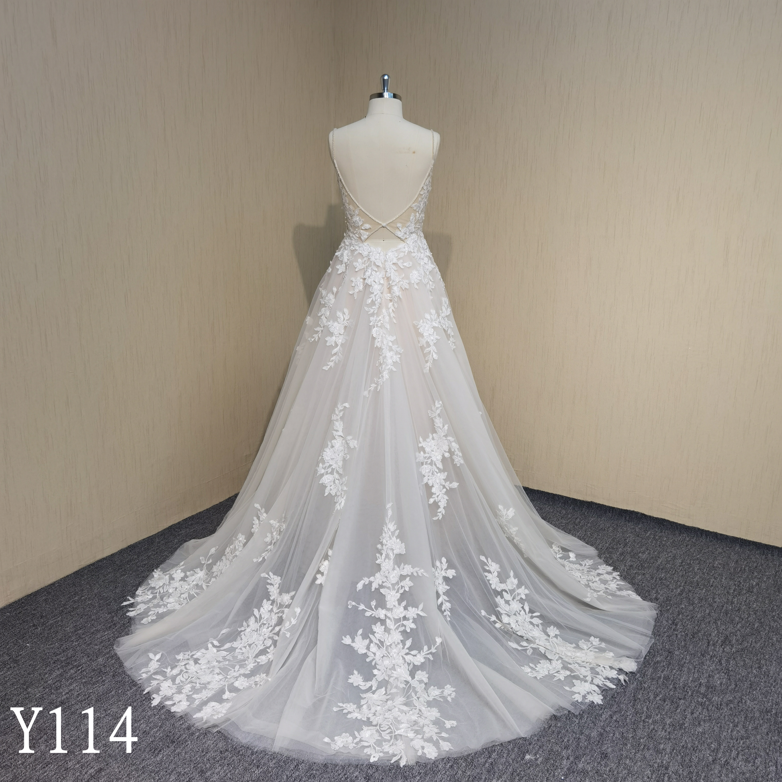Y114 A-line Lace Applique V-Neck Spaghetti Strap Backless Wedding Dress