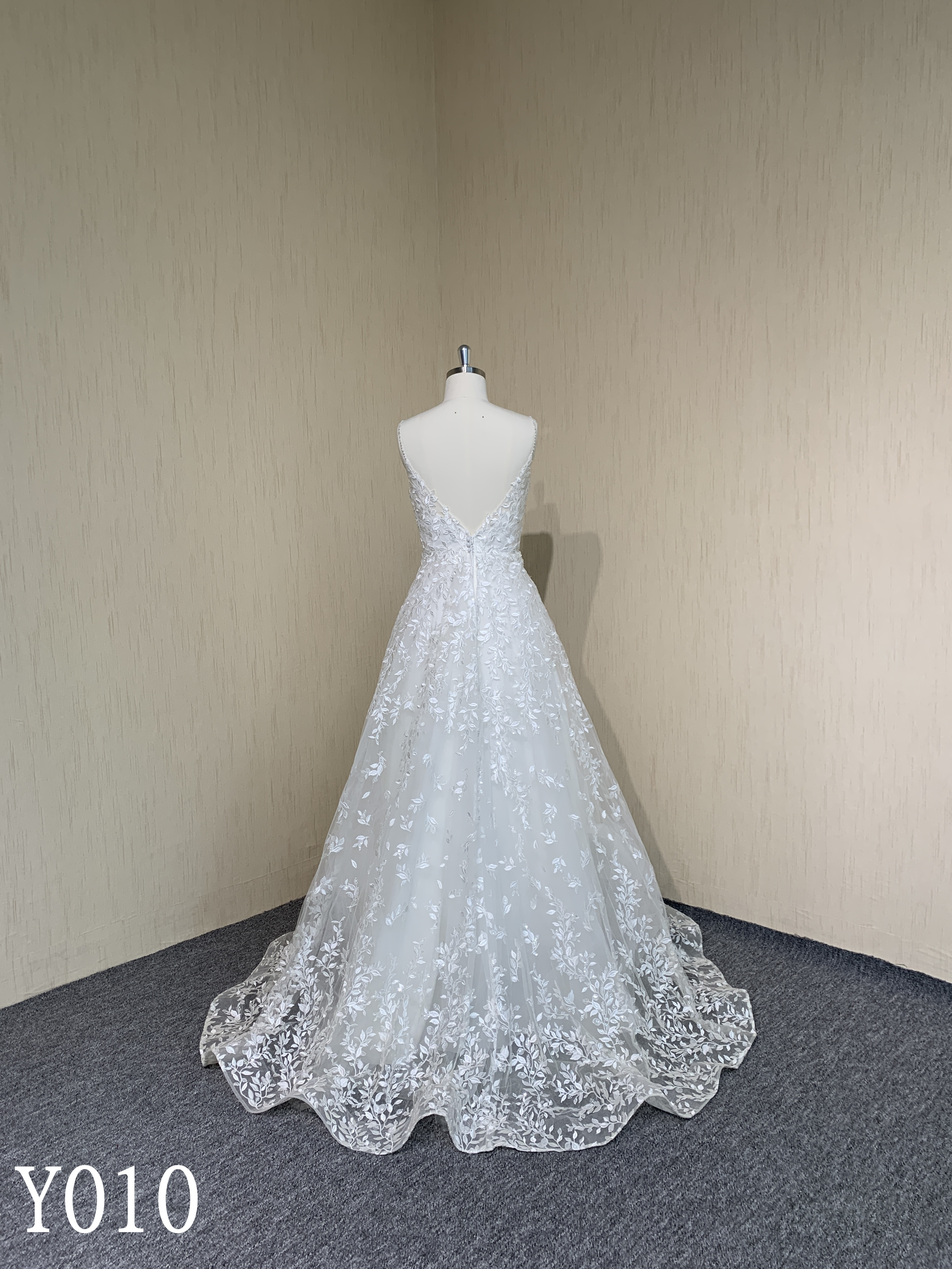 Y010 A-Line with lace flowers Wedding Dress Form Guangdong