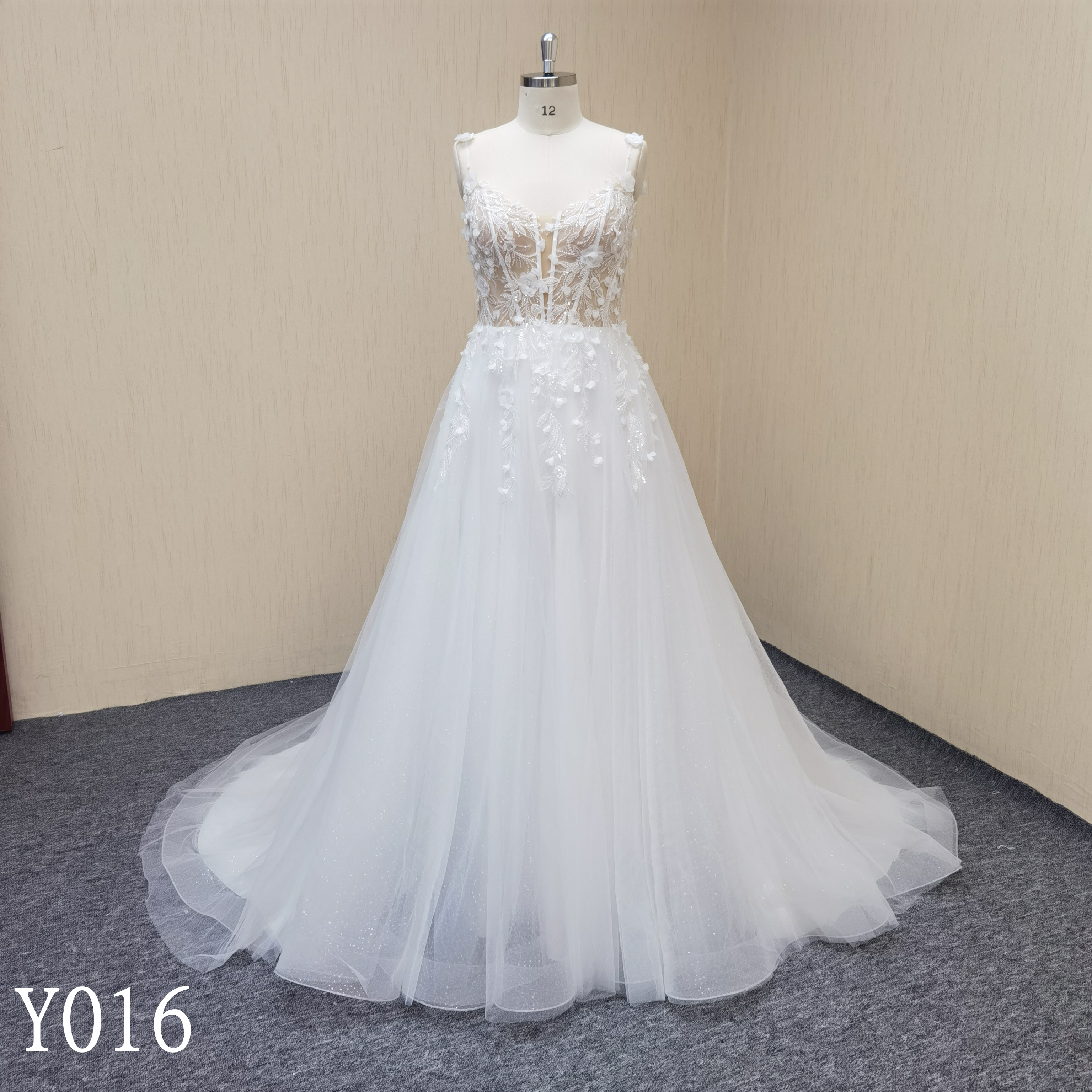 Y016 Sequins Bridal Gowns with applique Wedding Dress Halter Dress Made in China