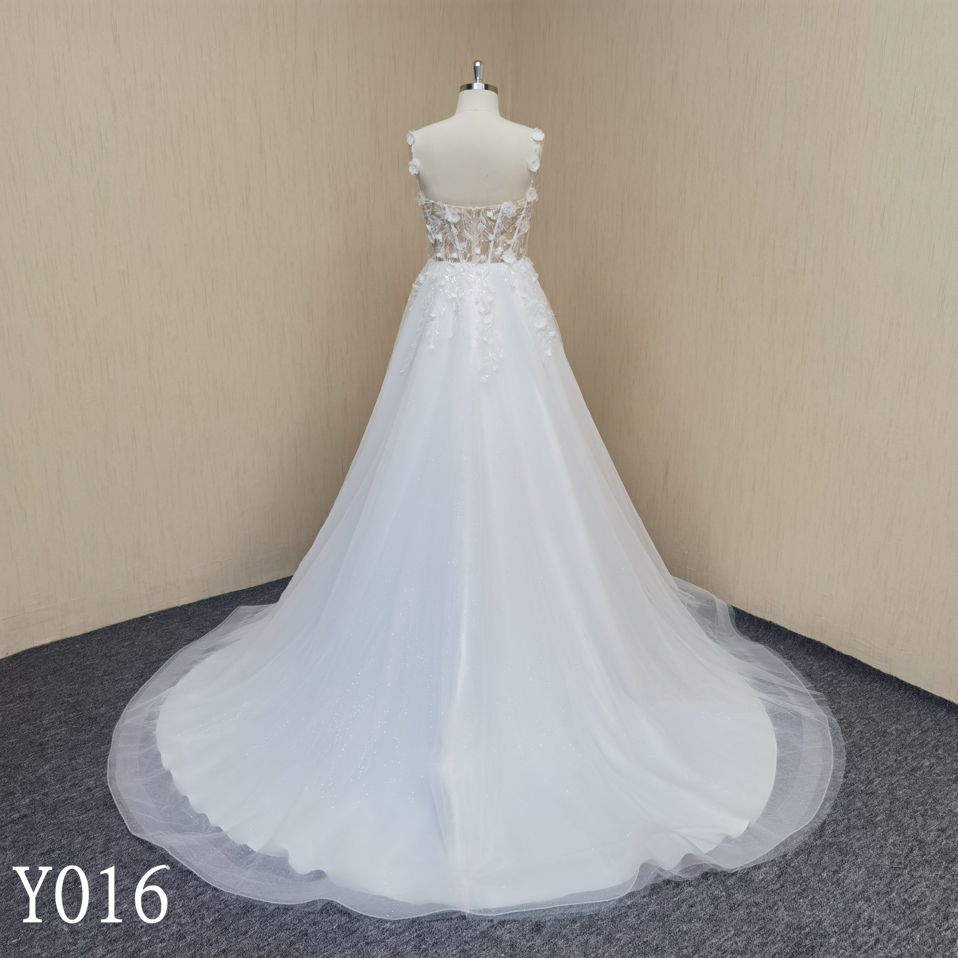 Y016 Sequins Bridal Gowns with applique Wedding Dress Halter Dress Made in China