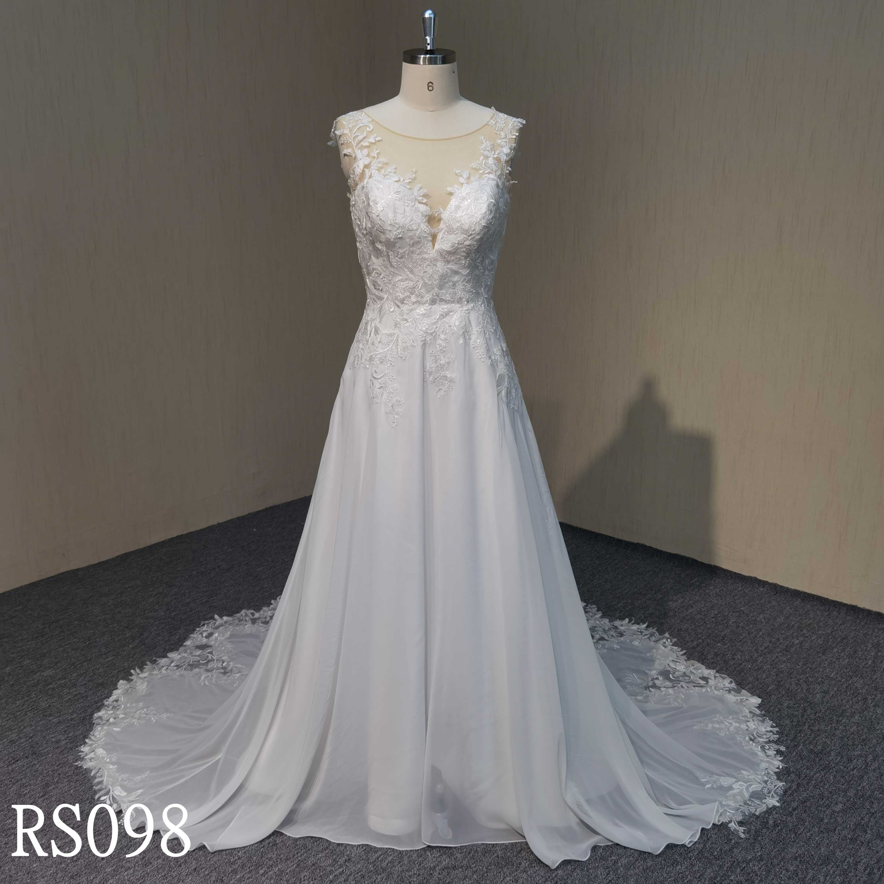 RS098 Lace flowers Wedding Gowns with hem lace Wedding Dress