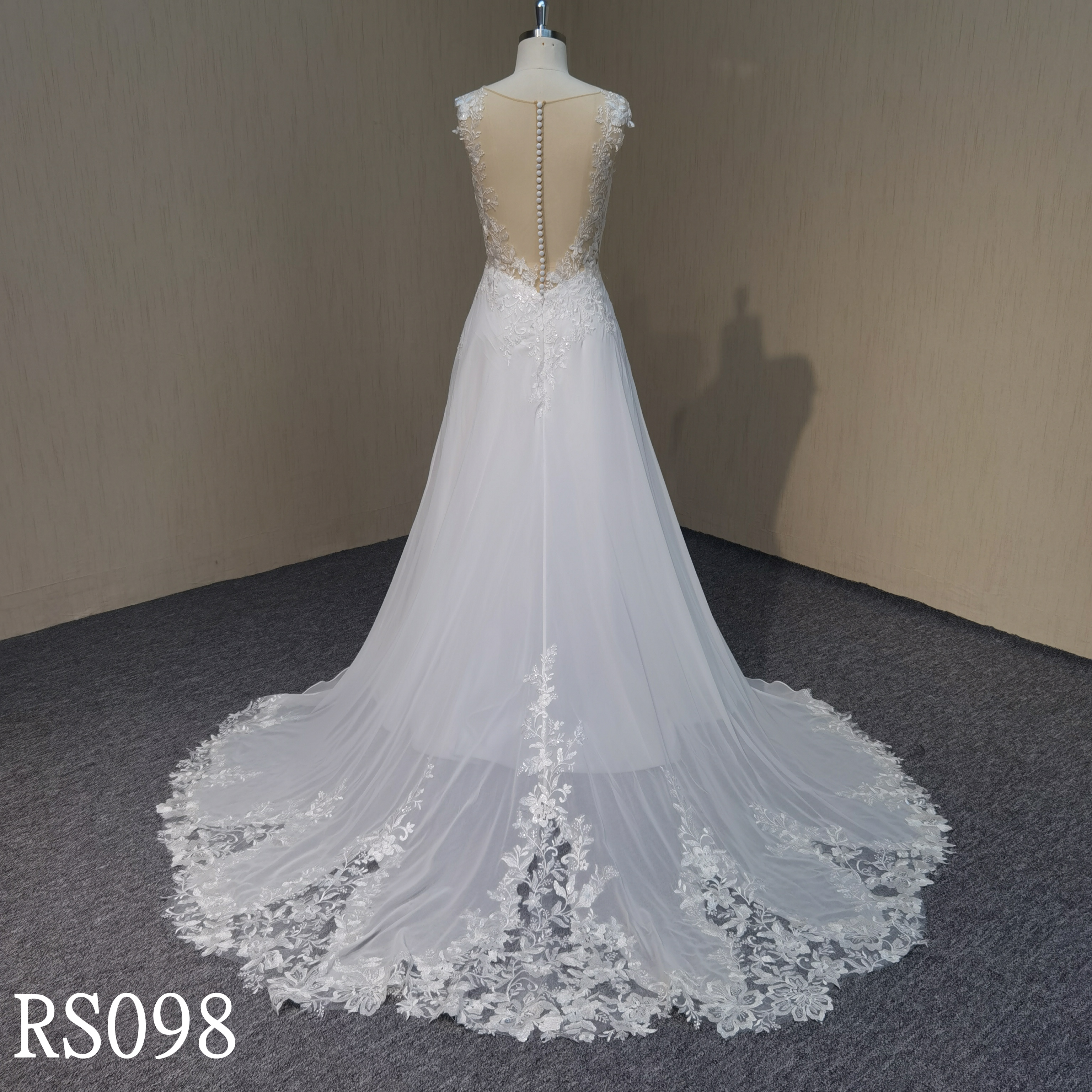 RS098 Lace flowers Wedding Gowns with hem lace Wedding Dress