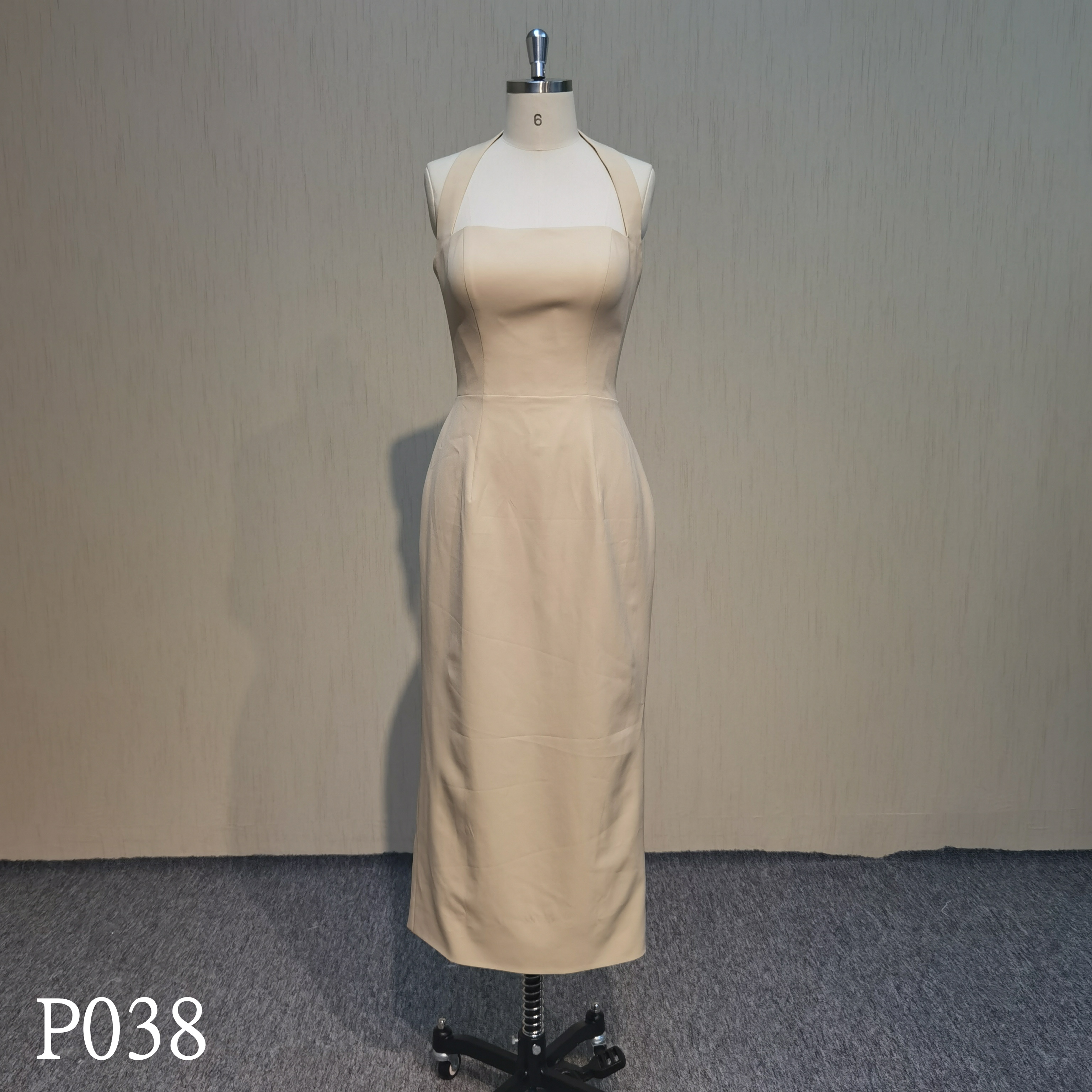 P038 Straight-Neck Mermaid Wedding Dresses with Halter Strap made in China