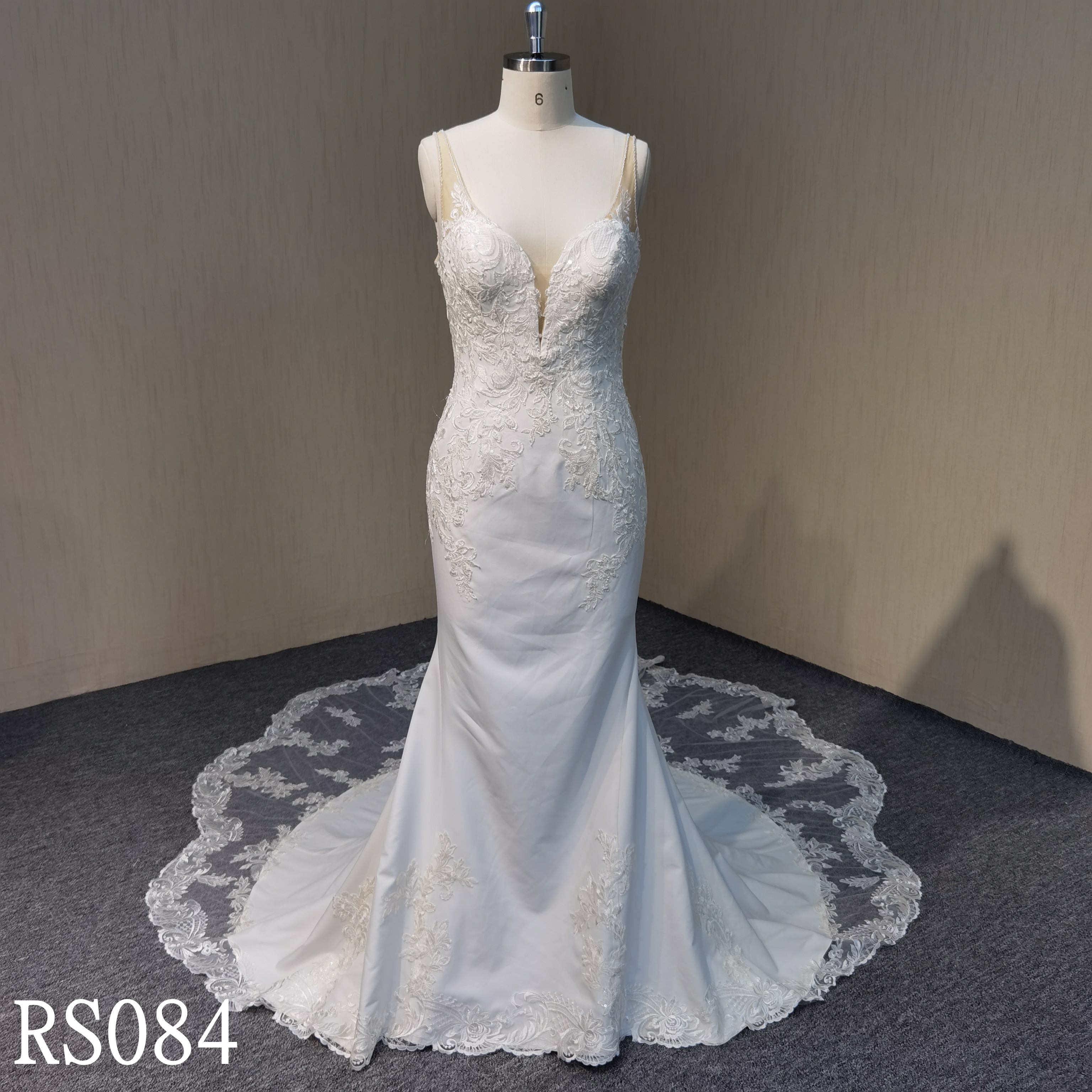 RS084 Lace Flower Mermaid Wedding Dresses With Sequins made in China