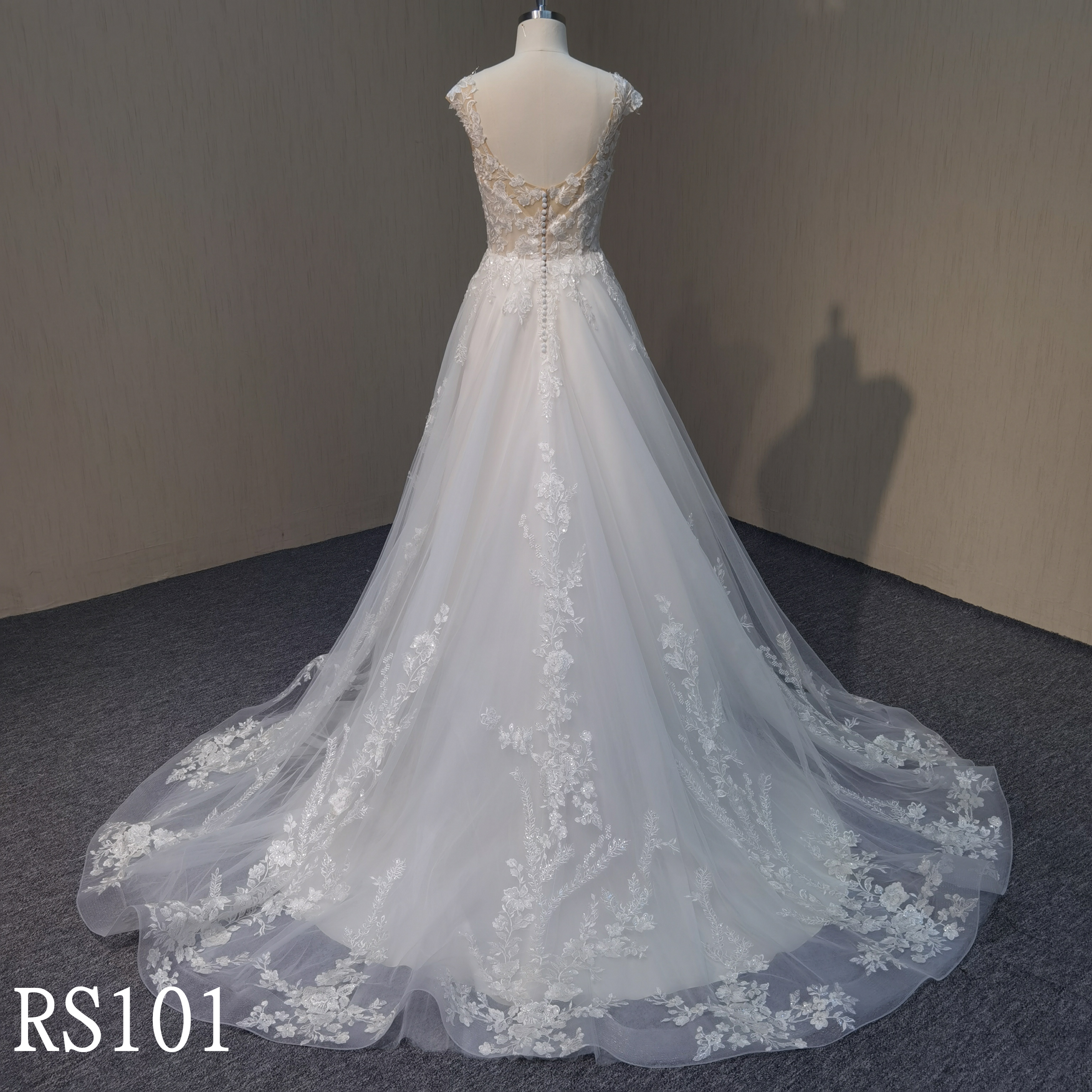RS0101 A-line Bridal Wedding Dresse with Lace Flower Made in Guangdong Suppliers