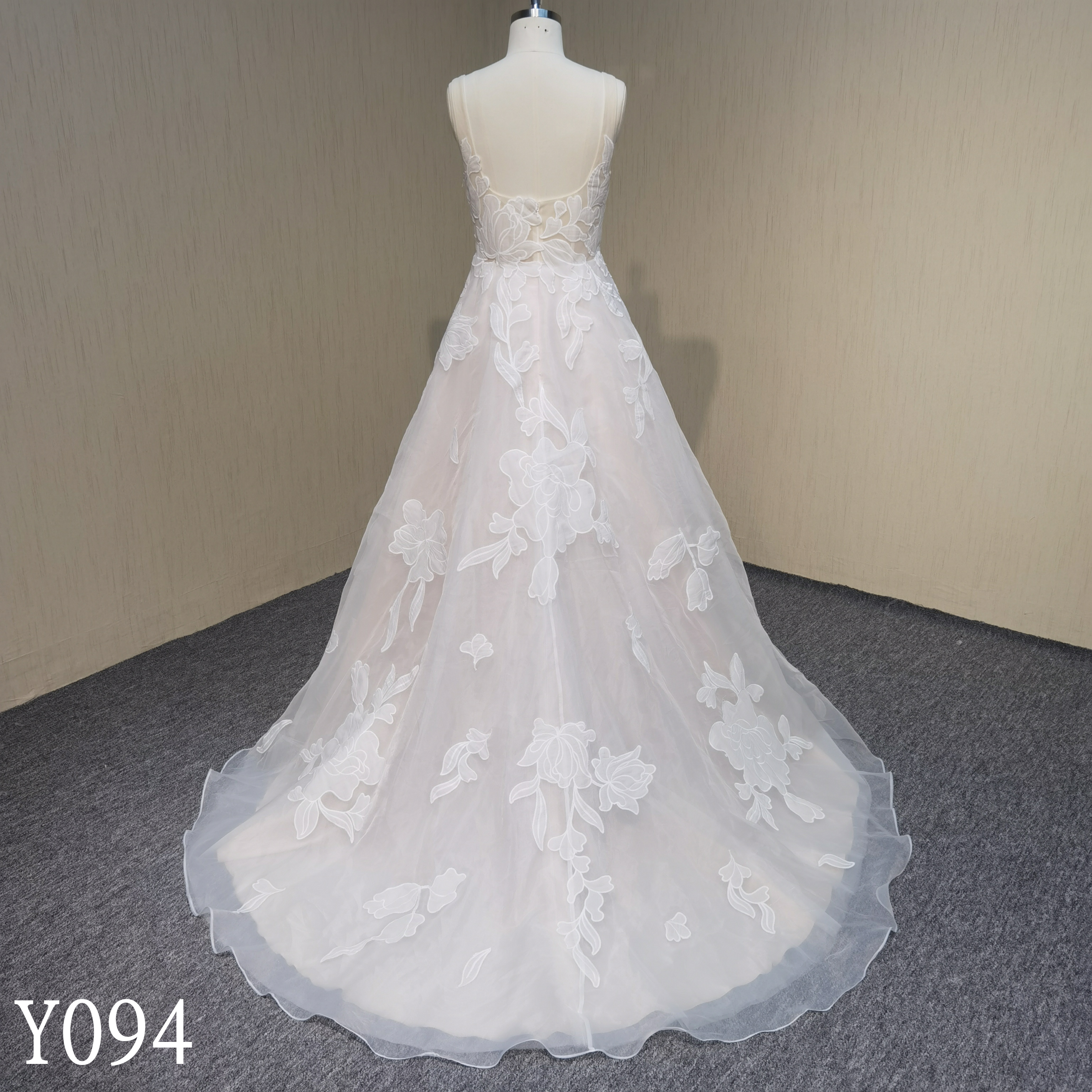 Y094 A Line Wedding Dress Lace Wedding Gowns with strap Wedding Dress Made In China