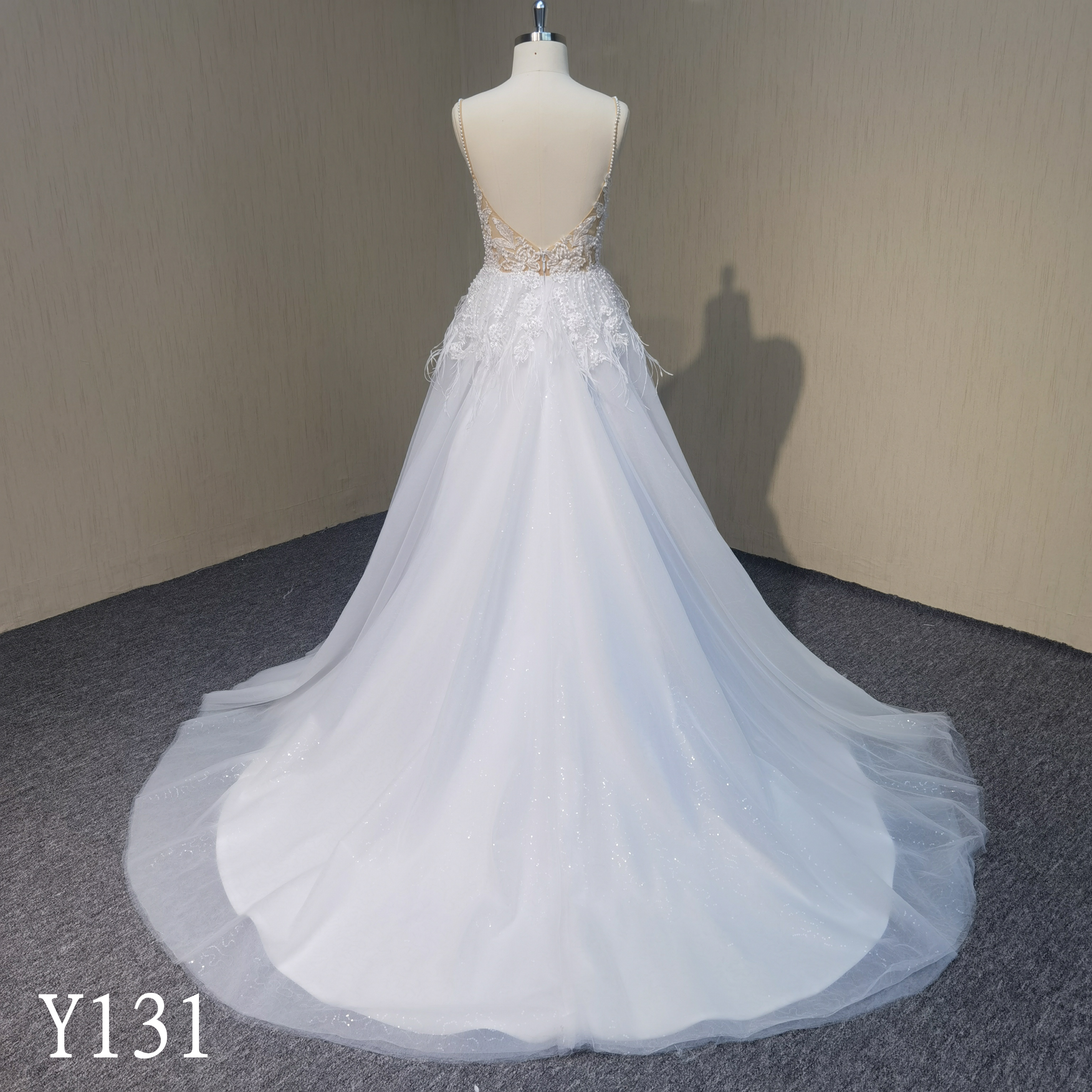 Y131 Beaded Strap A-line Wedding Gown with Feather Made in China