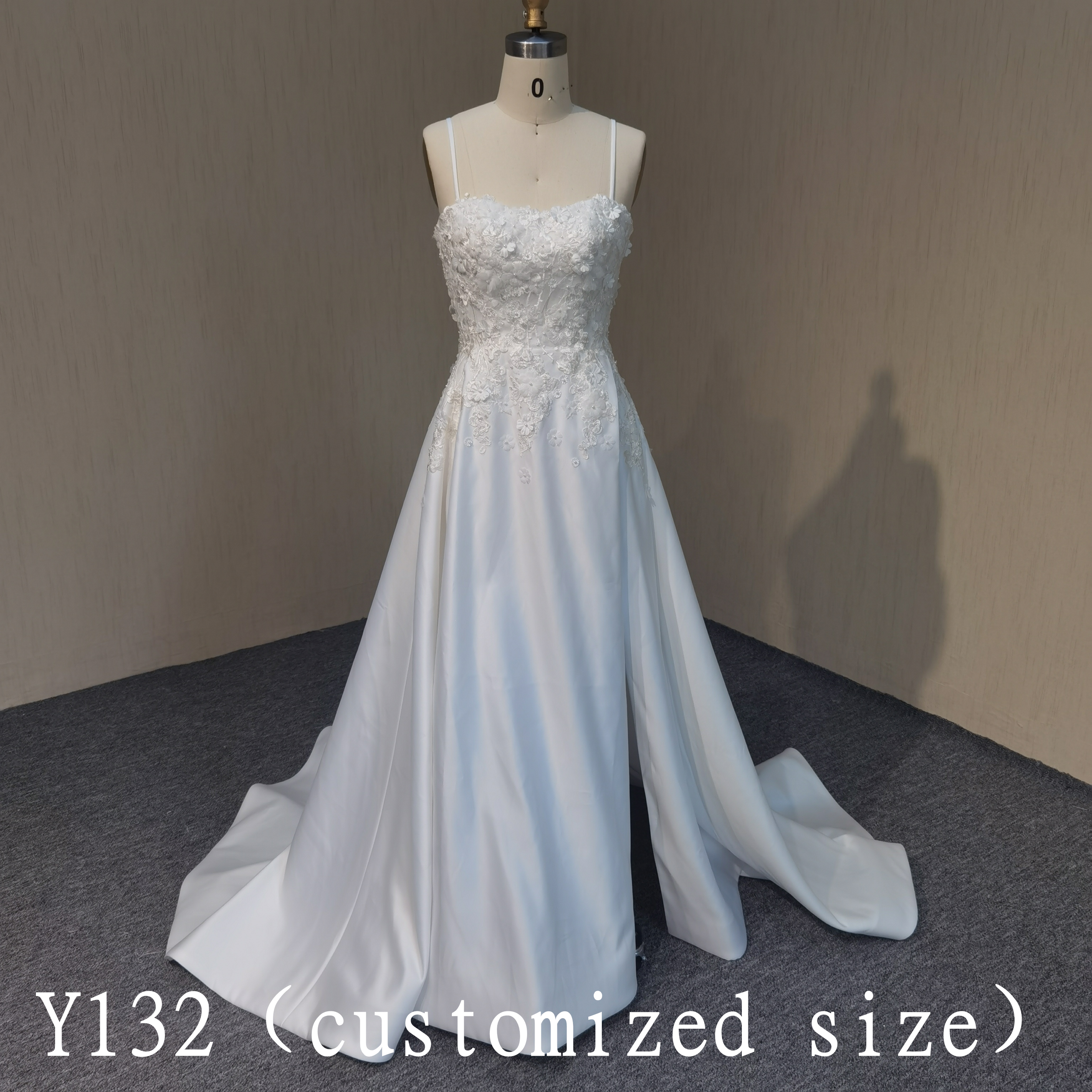 Y132 Sweetheart Neckline Strap Bridal Gowns With 3D Floral made in China