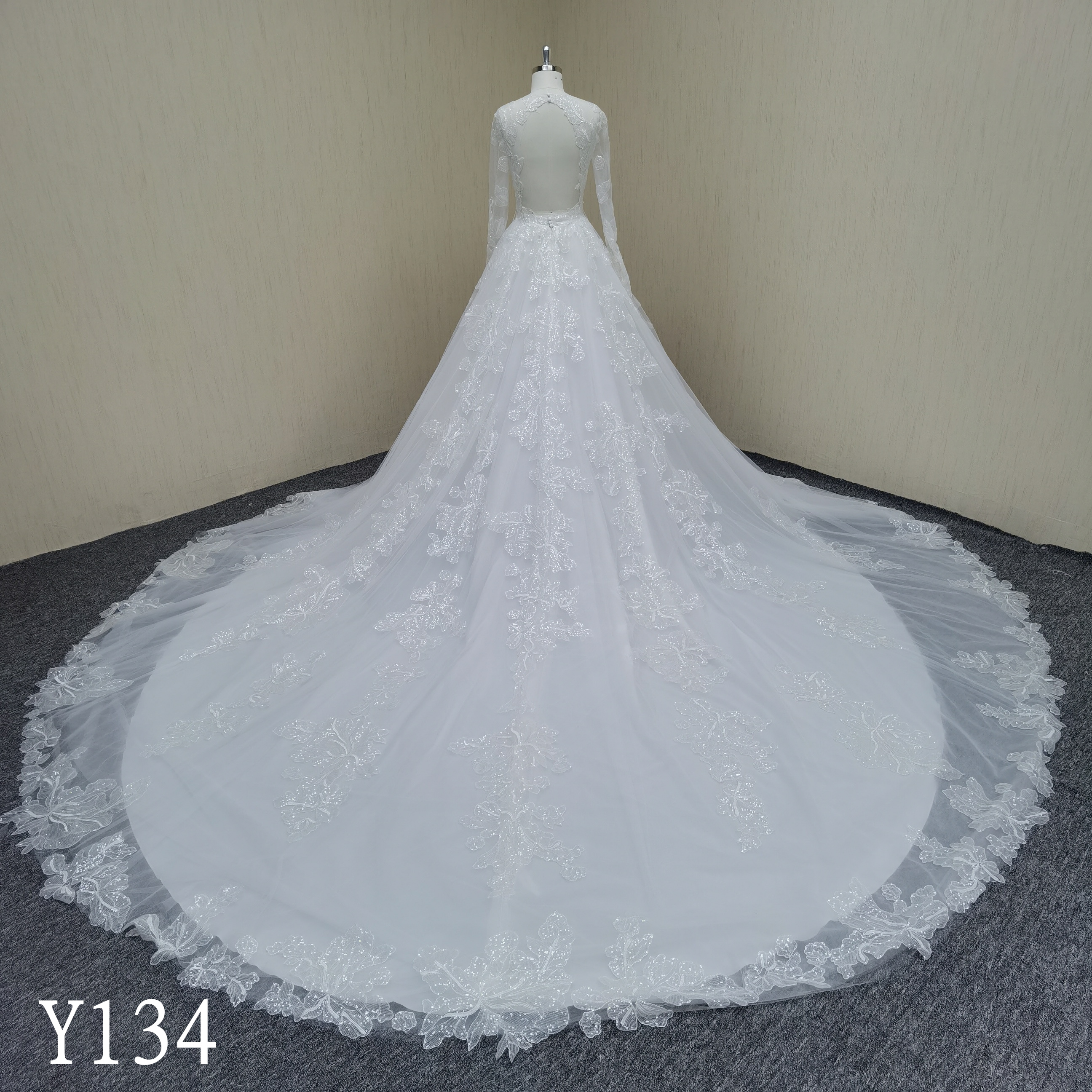 Y134 A-line High Neck Lace See-Through Wedding Dresses With Long Sleeve