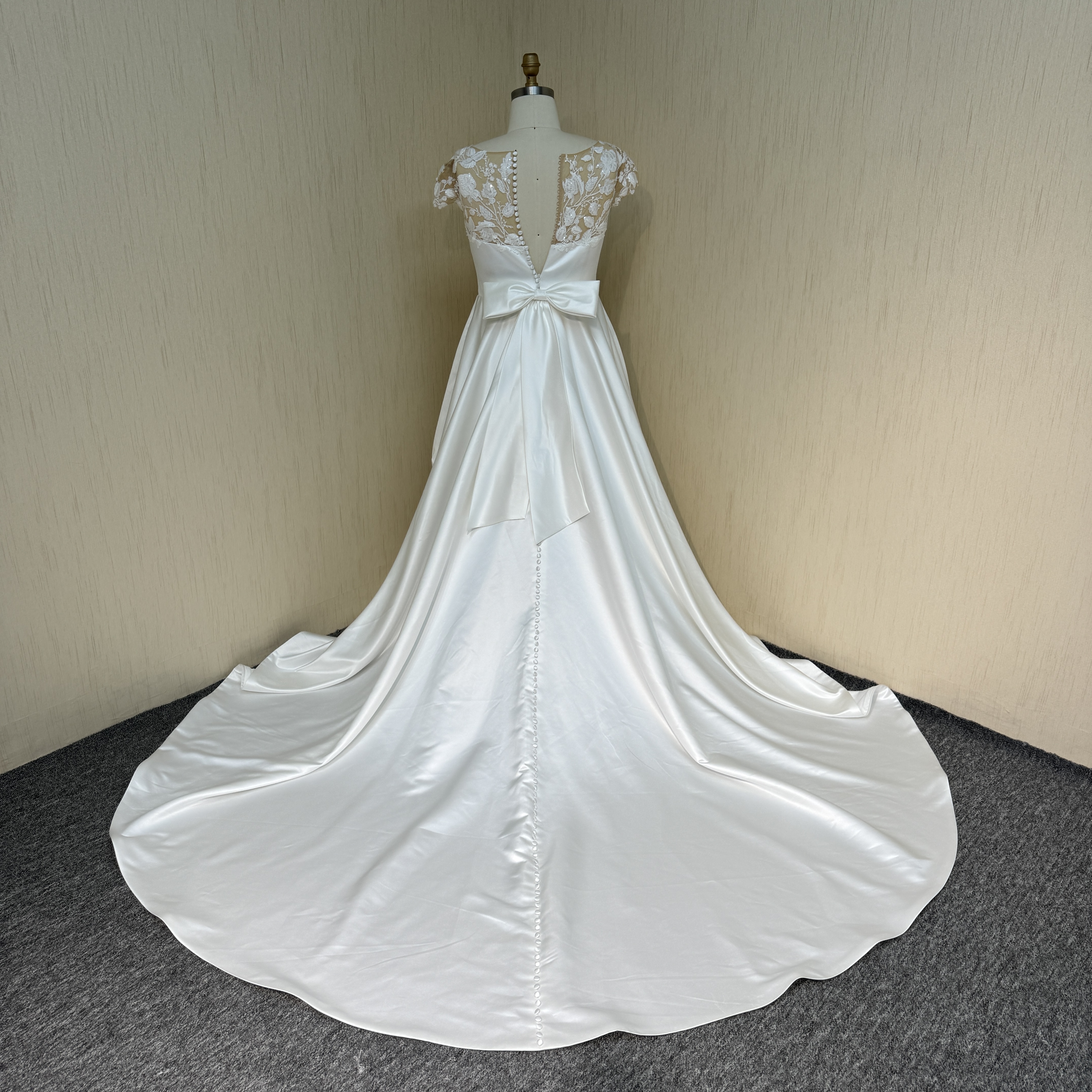 Y150 Satin A-line Off Short Sleeves Wedding Dresses made in China