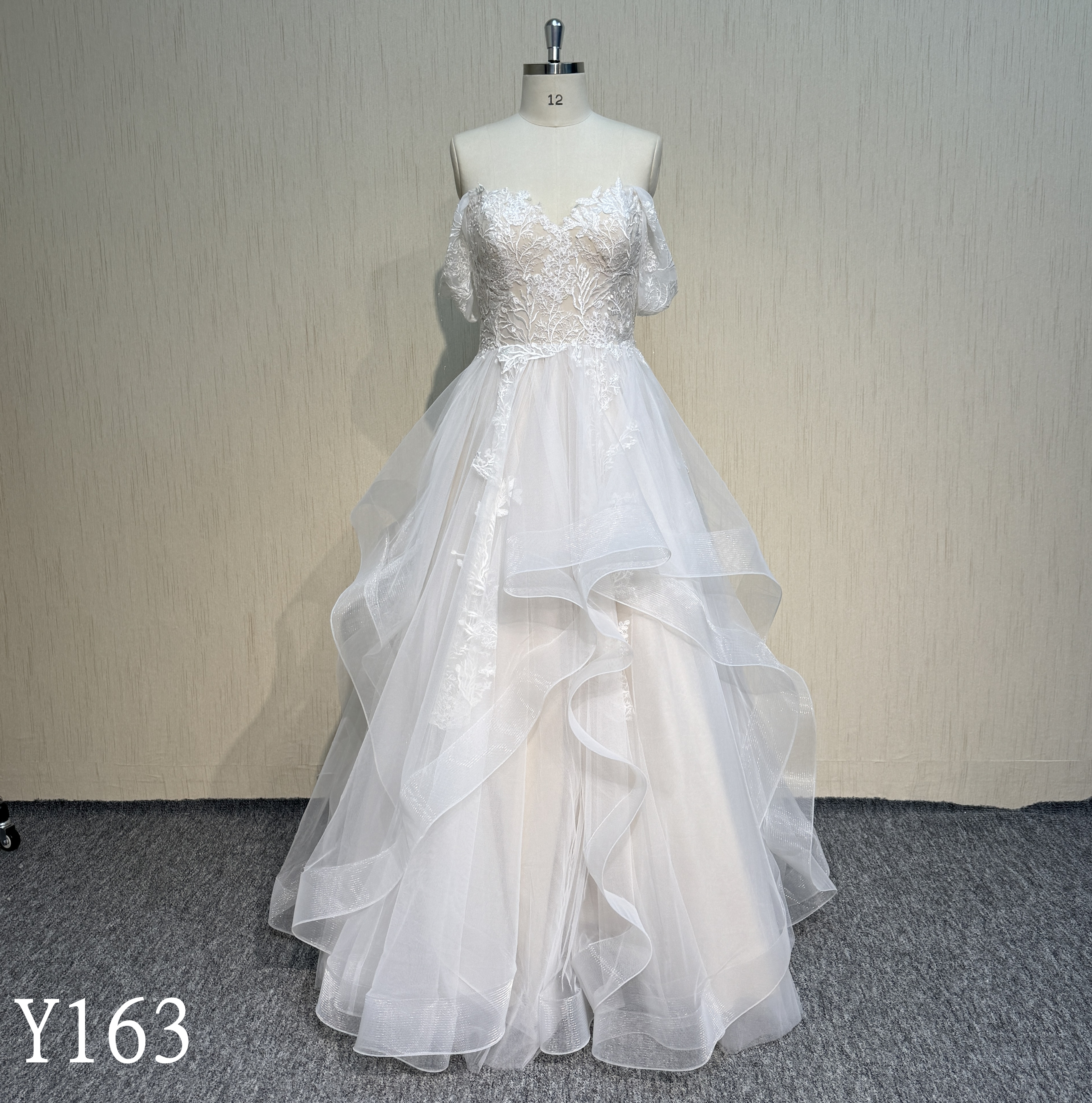 Y163 A-Line Sweetheart Neckline Bridal Gowns with applique Wedding Dress Off shoulder made in China