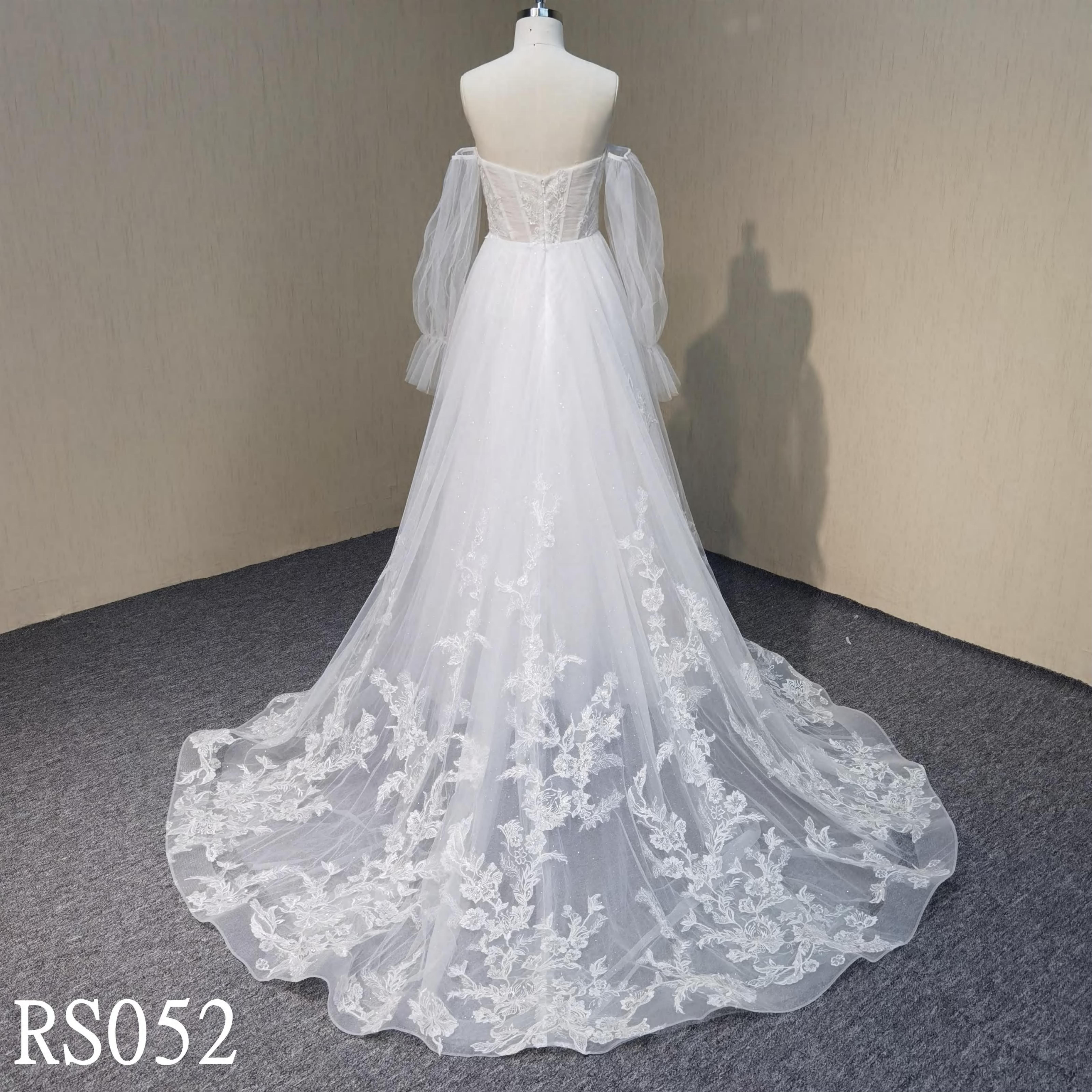 RS052 Zipper back wedding dress with detachable sleeves