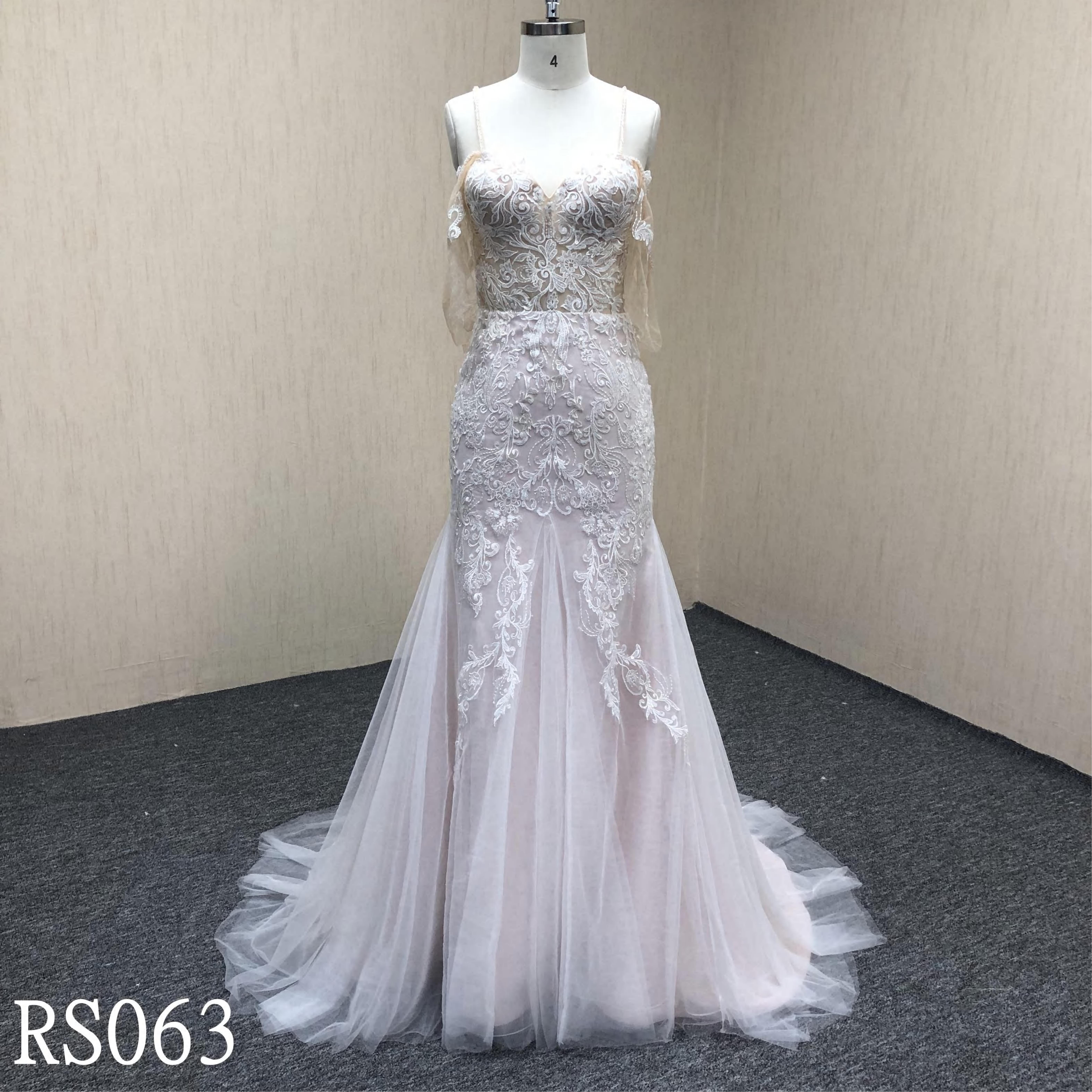 RS063 Blush and ivory  mermaid wedding dress  with lace applique