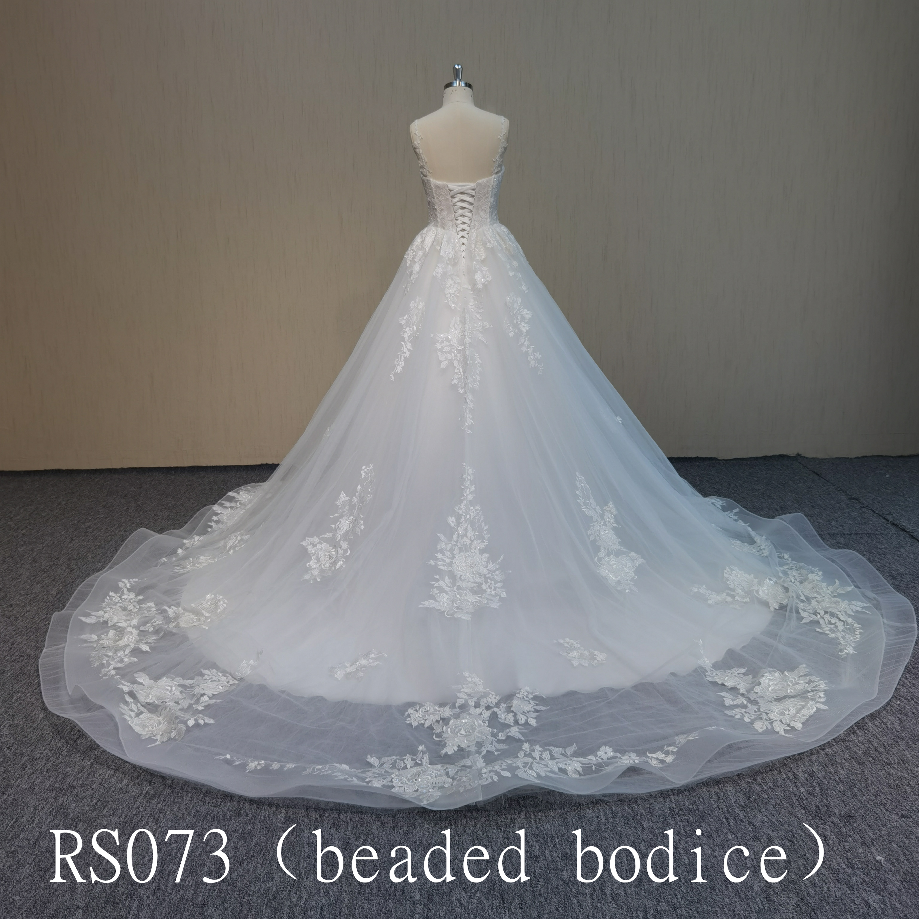 RS073 Sleeveless Beaded ball gown wedding dress made in China with good quality