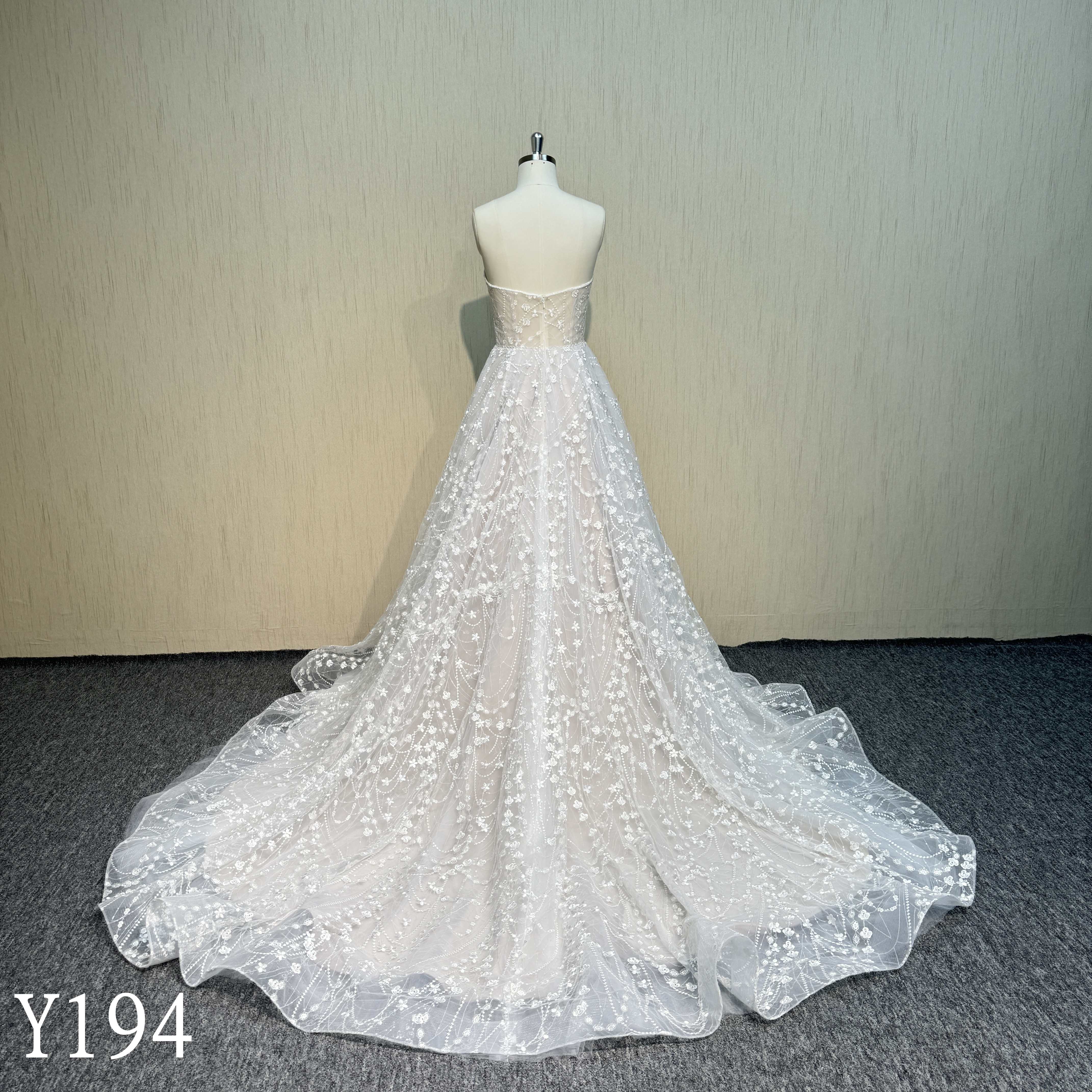 Y194 Sleeveless Sweetheart Neck 3D Lace Bridal Wedding Dresses for Wedding Woman