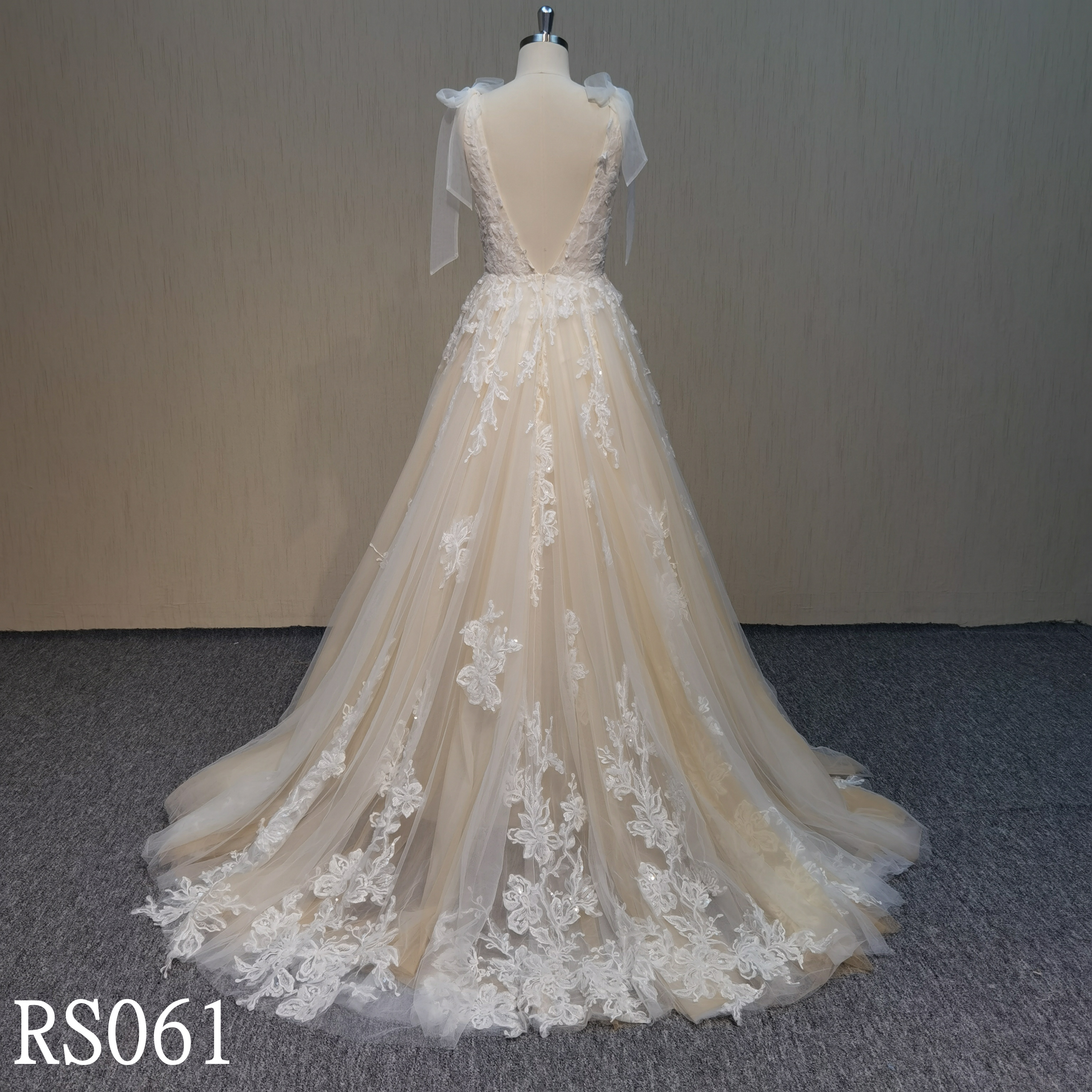 RS061 Elegant Lace up skirt  Wedding Dresses  made in China