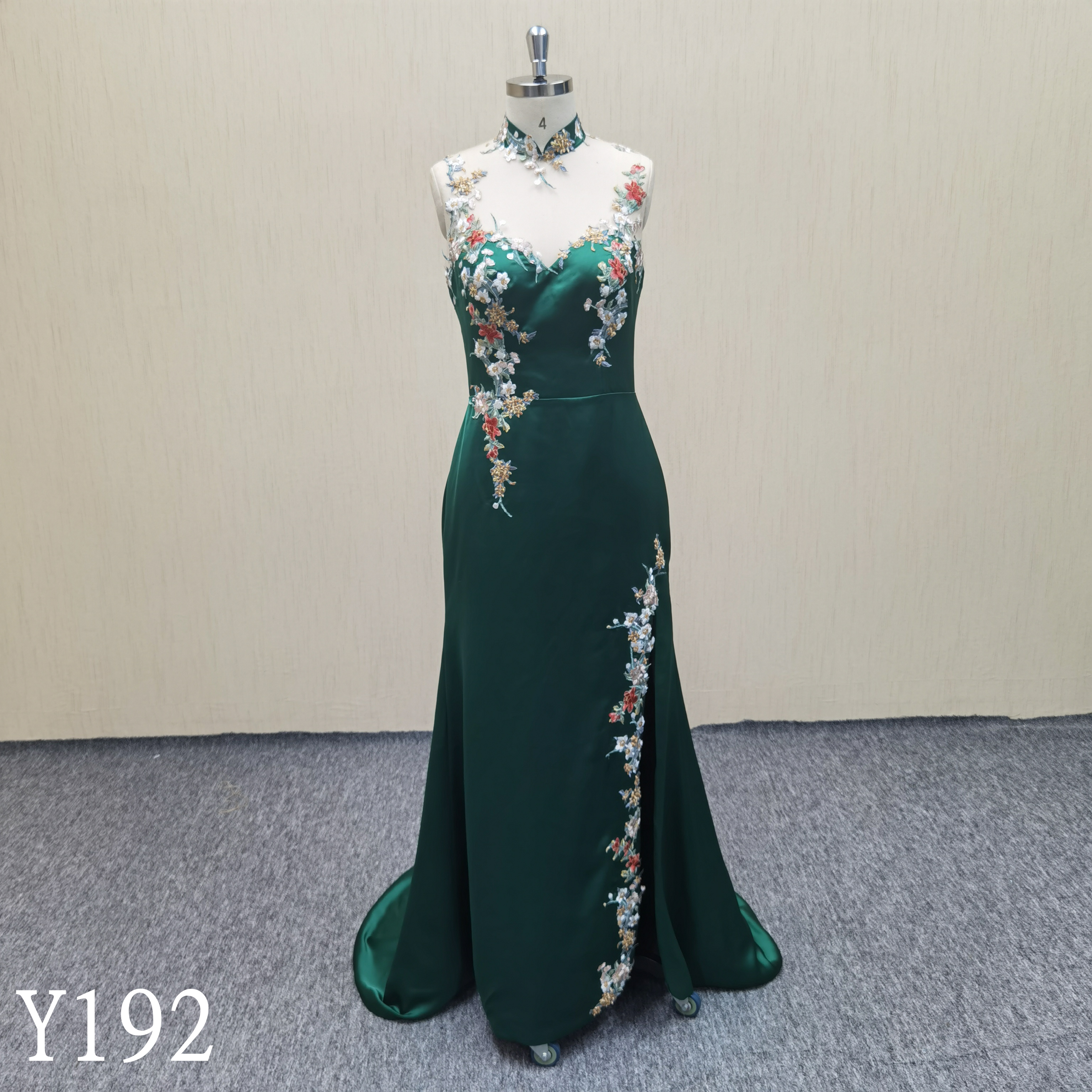 Y192 Cheongsam Backless Mermaid Wedding Dresses Made in China