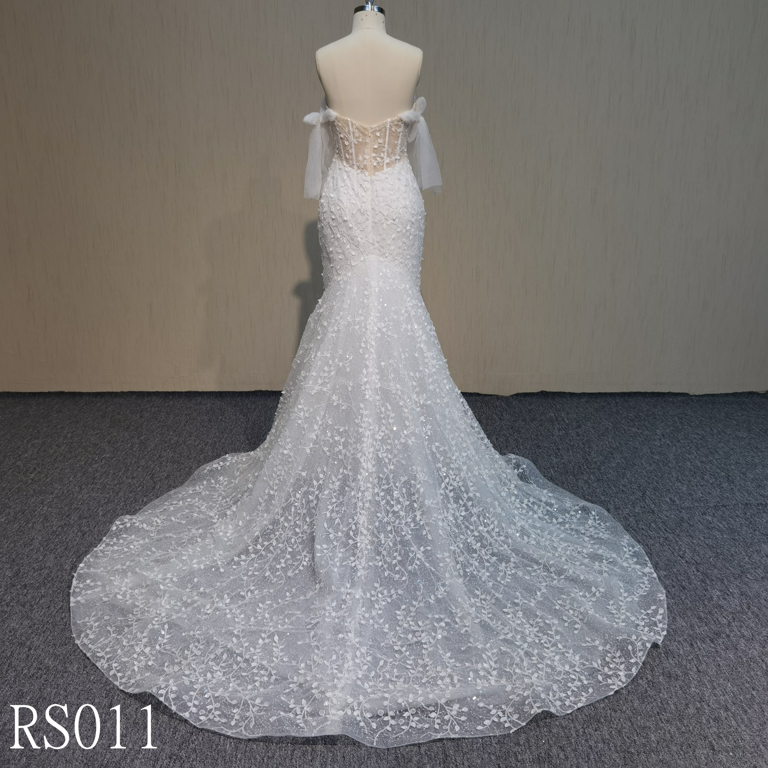 Y226 Sexy design mermaid dress with lace  boat neck  button back wedding dress