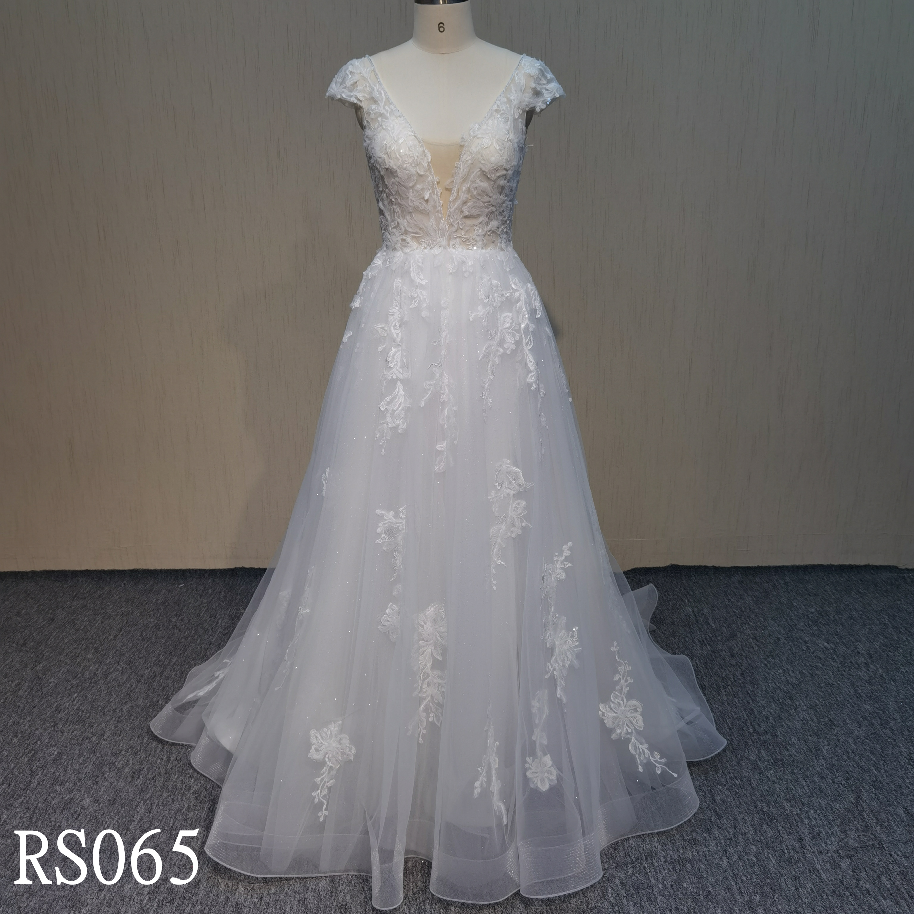 RS065 Elegant sleeveless Wedding Dresses  Blackless dress made in China
