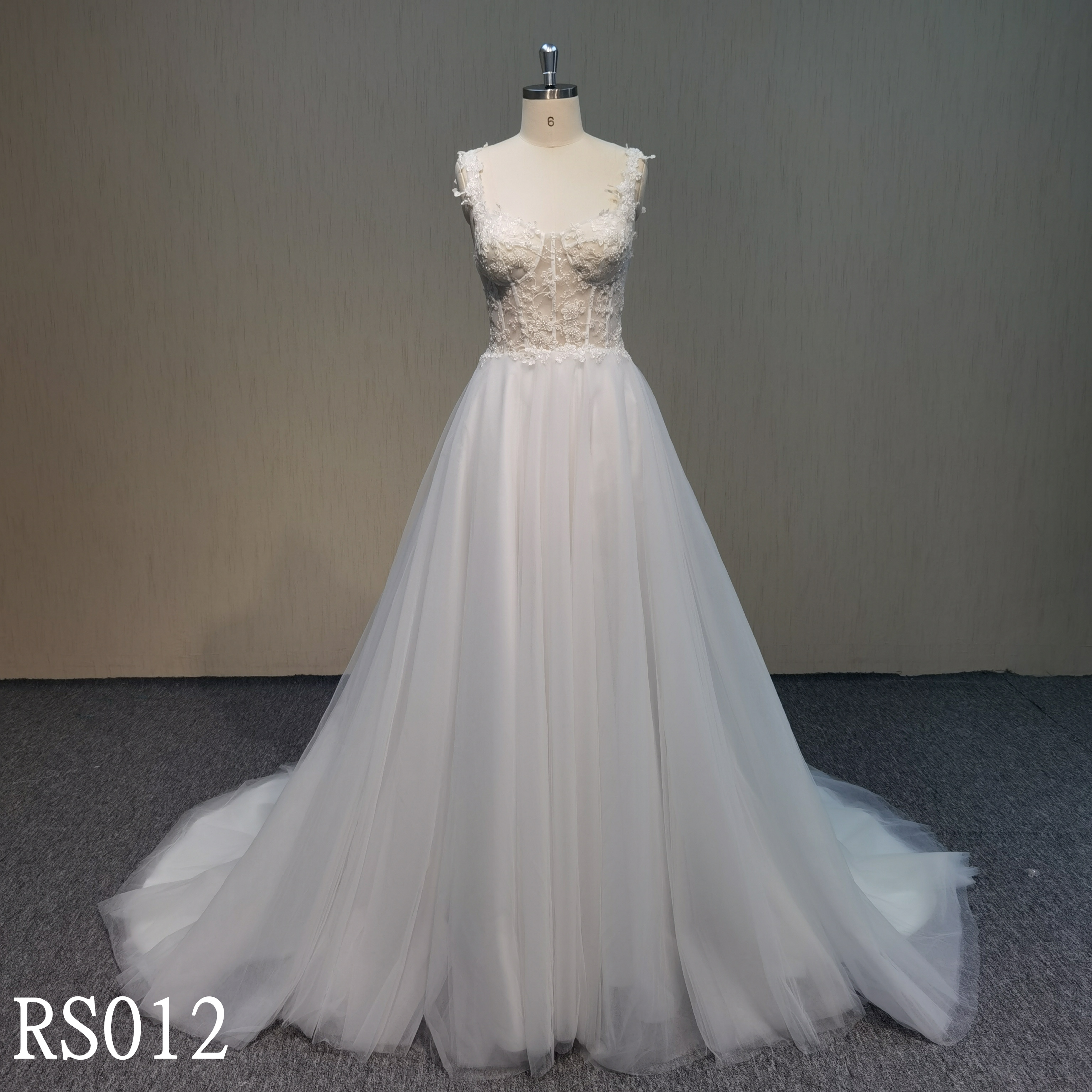 RS012 Round Neck Beading Wedding dress with Applique for Woman