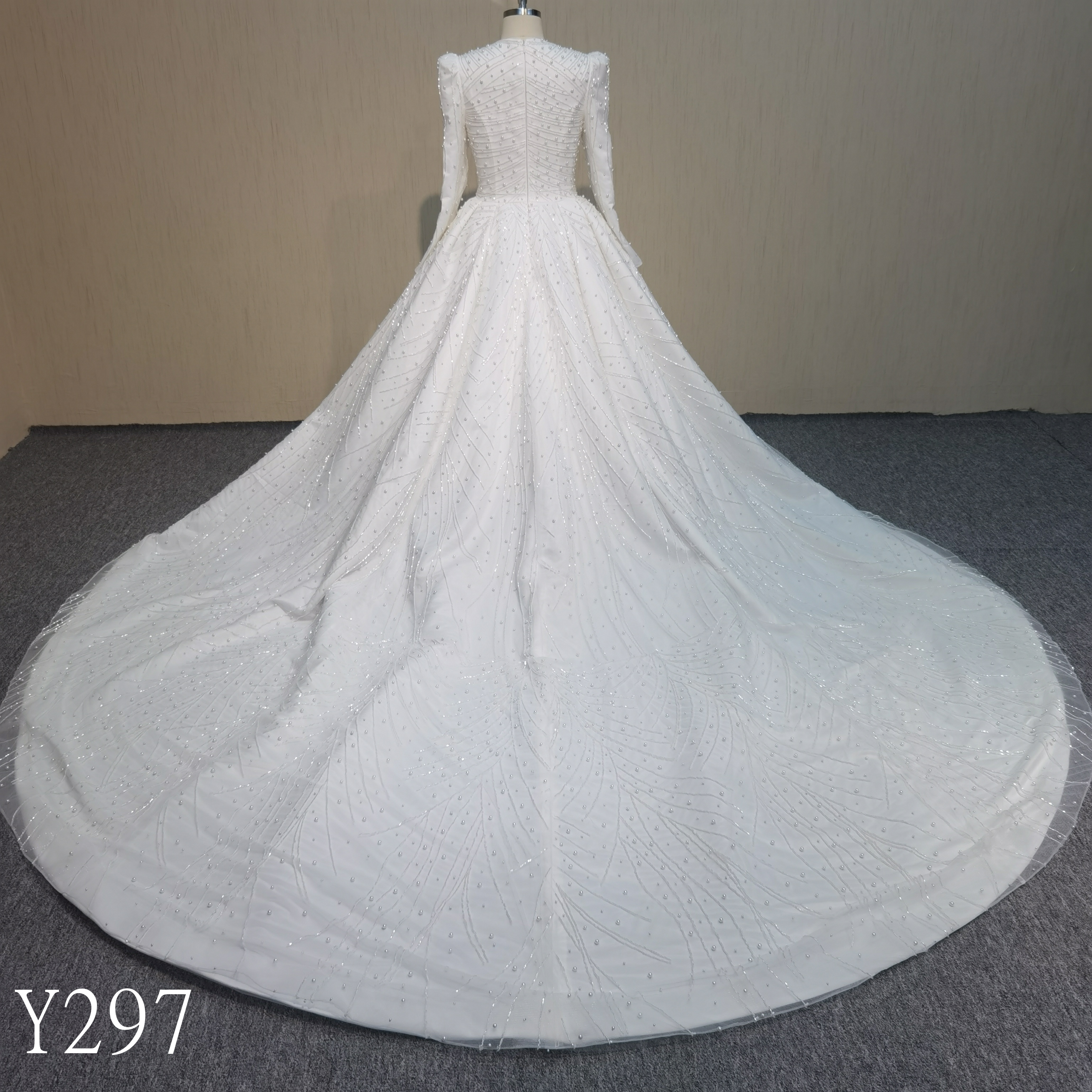 Y297  Elegant Design Hand Beading Long Sleeve High Neck Wedding Dress for Woman