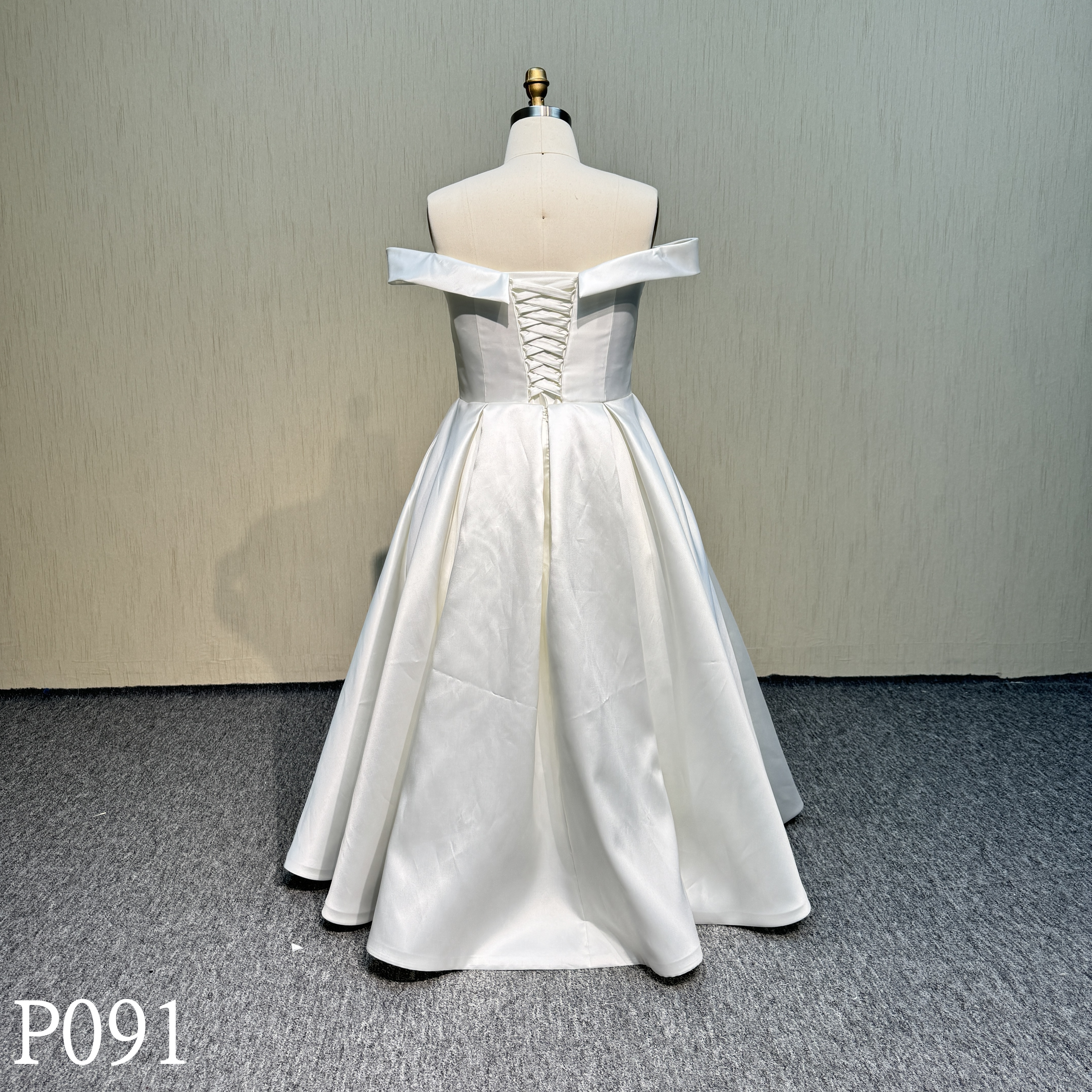 P091 Elegant design Sleveeless V-neck A-line  Lace Up Wedding dresses  made in China