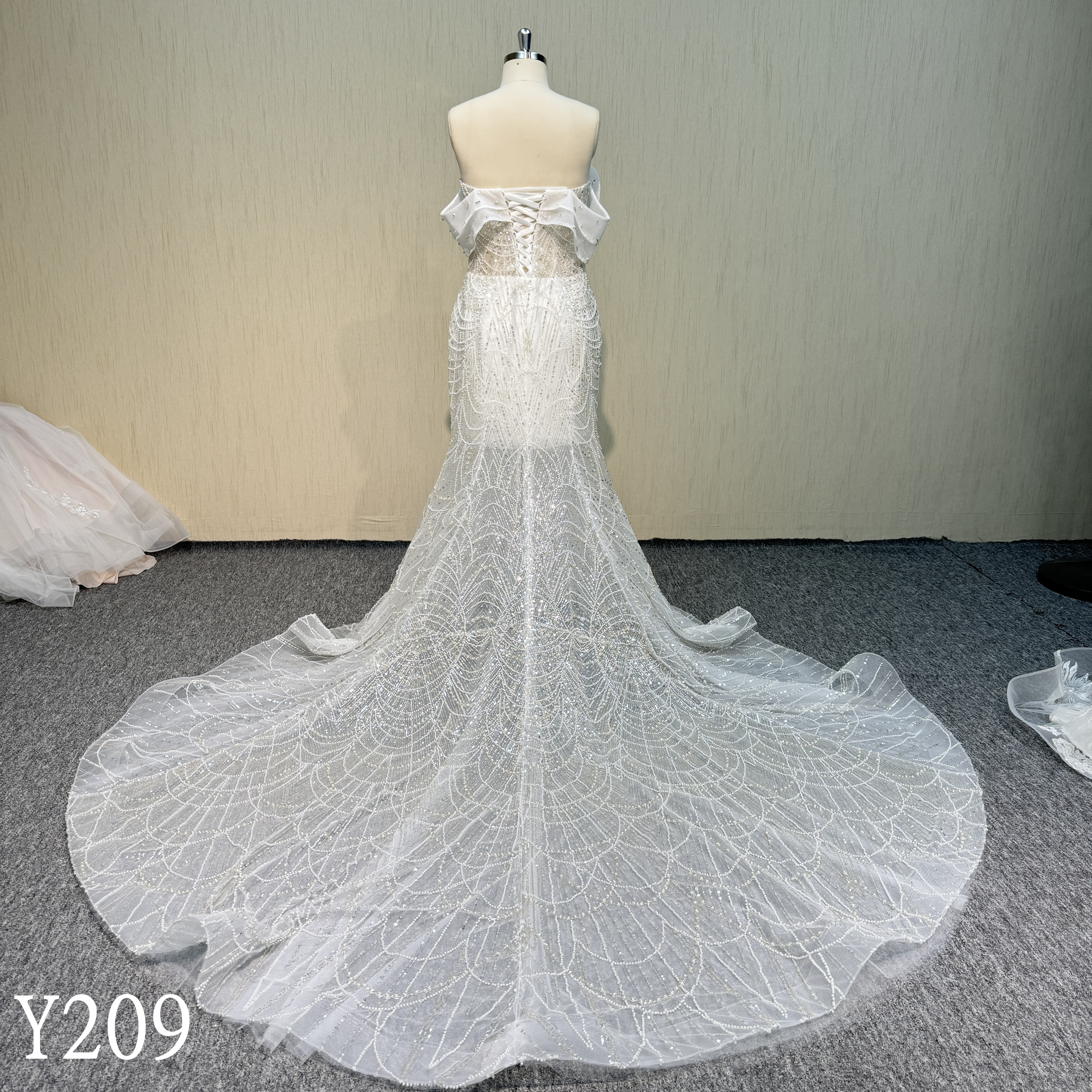 Y209 Gorgeous See-thr  Wedding Dress With Beading Lace  and  Big Decorate Circle Beads for woman