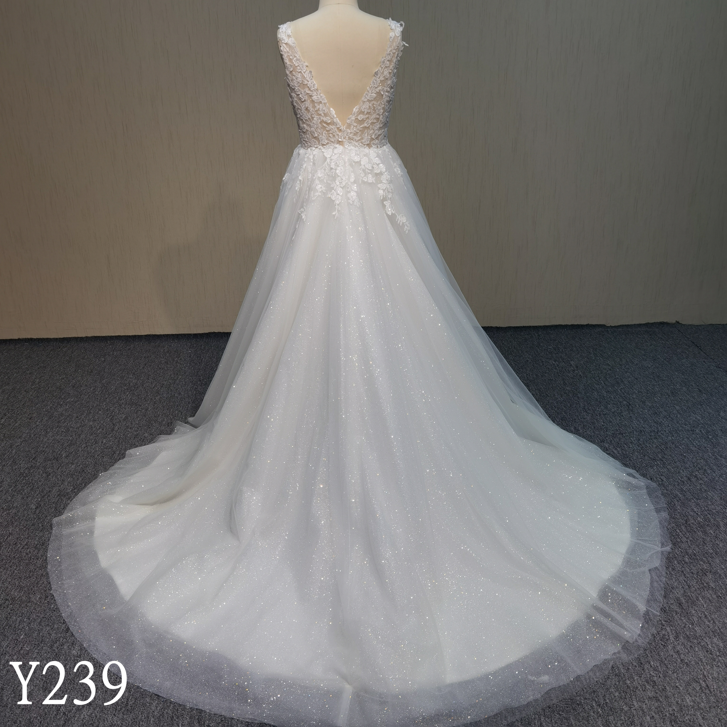 Y239  V-Neck Wedding Dress with Applique Lace and glitter for Woman