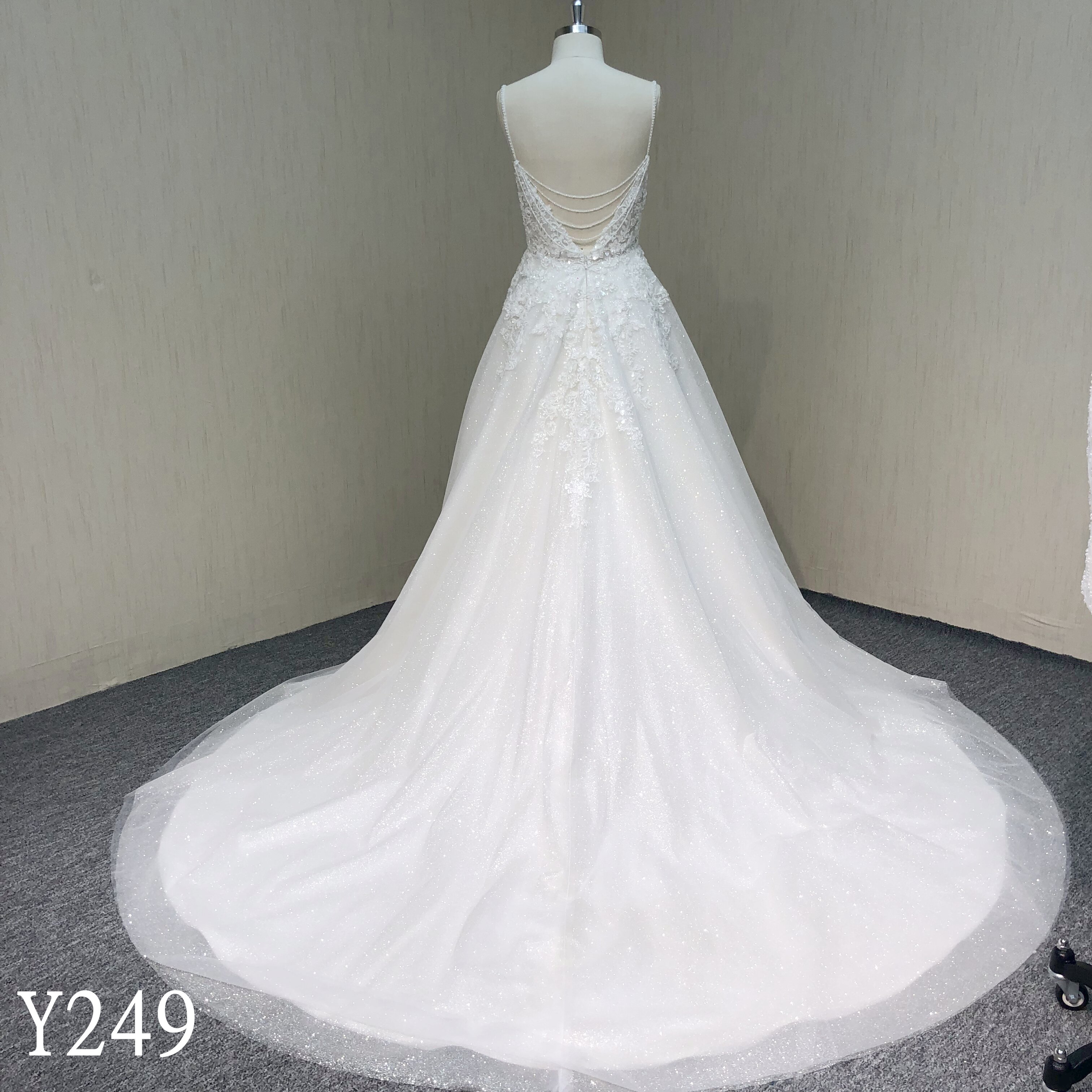 Y249  V-Neck spaghetti strap Wedding Dress with Applique Lace and glitter for Woman