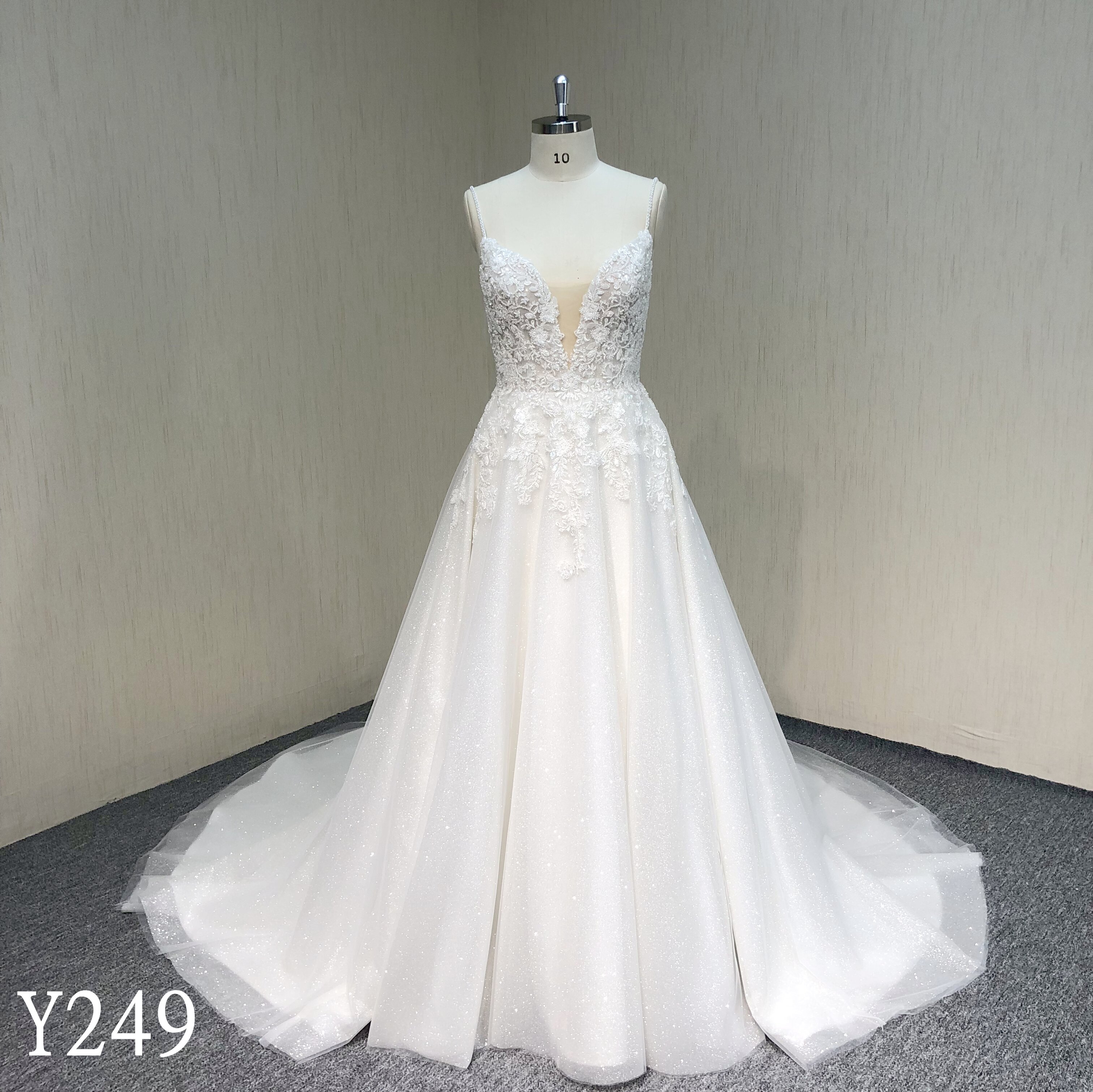 Y249  V-Neck spaghetti strap Wedding Dress with Applique Lace and glitter for Woman